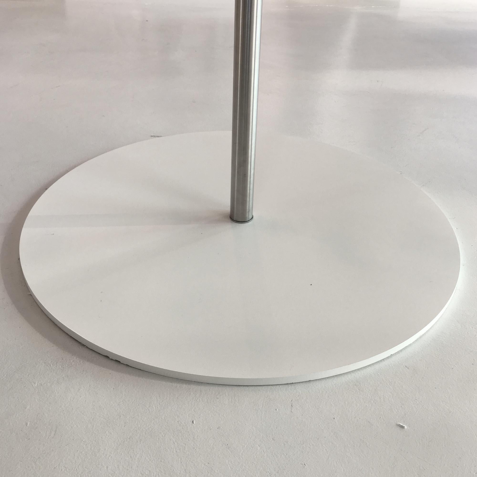 Parasol blanco con flecos para exterior, diseñado por Davy Grosemans, Made in Italy en Nuevo estado para la venta en Beverly Hills, CA