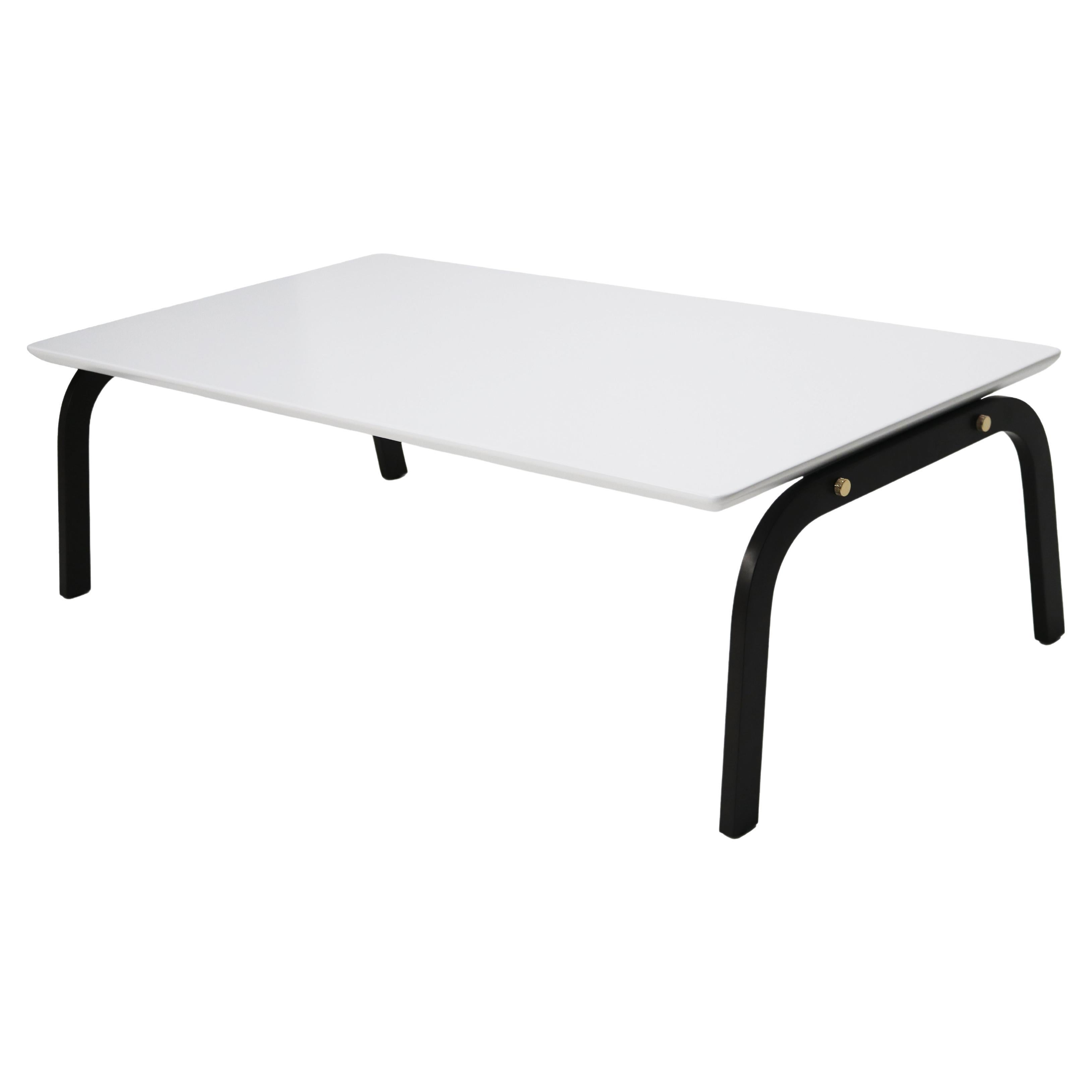 White Outdoor Resistant Ribbon Coffee Table With Brown Lacquered Legs For Sale