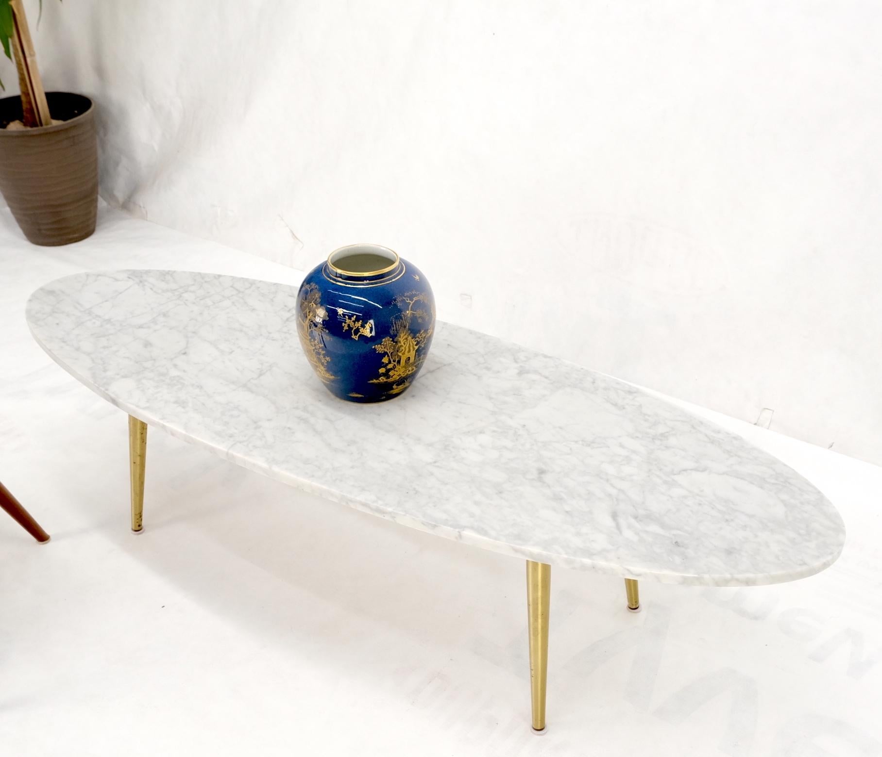 White Oval Carrara Marble Top Italian Mid-Century Modern Coffee Table Brass Legs For Sale 10