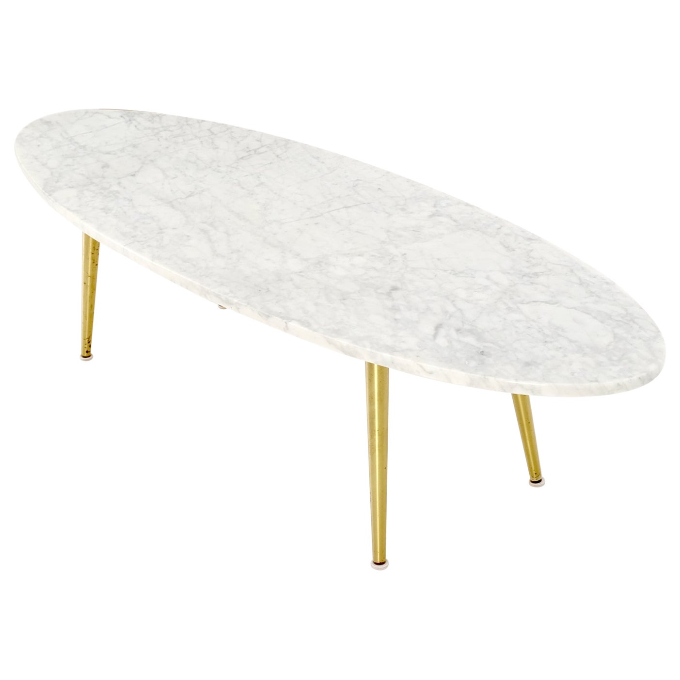 Table basse ovale italienne mi-siècle moderne mi-siècle avec plateau en marbre de Carrare blanc et pieds en laiton