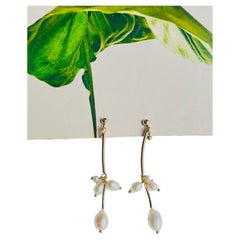 White Oval Cluster Pearls Curled Long Drop Dangle Elegant Gold Clip On Earrings