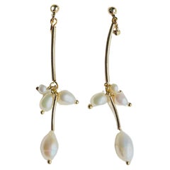 White Oval Cluster Pearls Curled Long Drop Dangle Elegant Gold Pierced Earrings