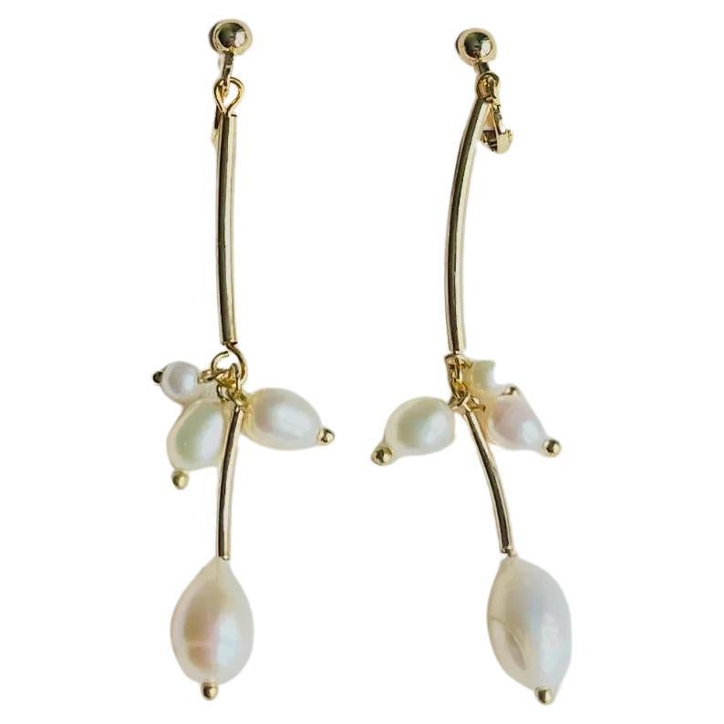 Pendientes Ovalados Blancos de Perlas en Racimo de Gota Larga Rizada Elegantes Pendientes Perforados de Oro