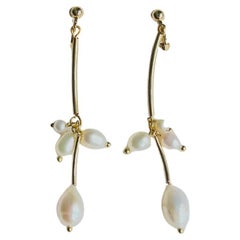 White Oval Cluster Pearls Curled Long Drop Dangle Elegant Gold Pierced Earrings
