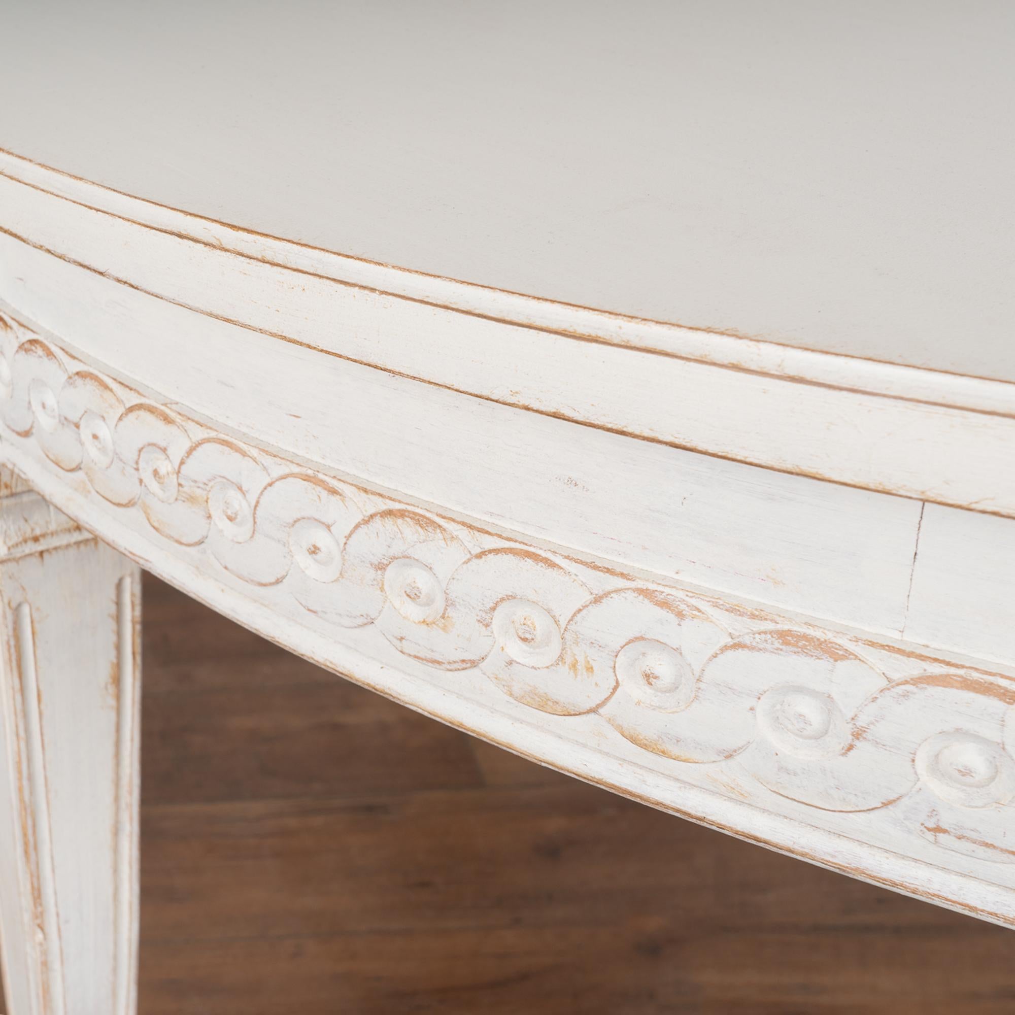 White Oval Dining Table With Three Leaves, Sweden circa 1860-80 For Sale 3