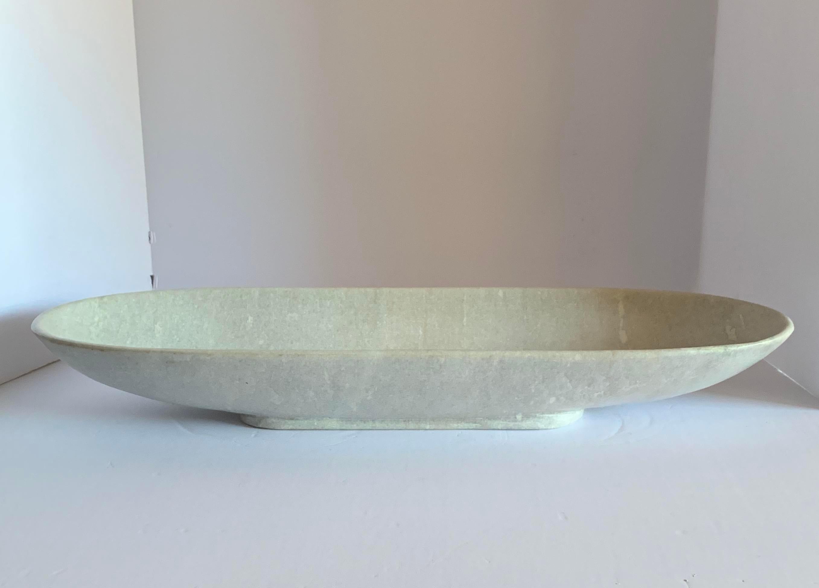 Contemporary Chinese long oval shaped white marble tray.


                   