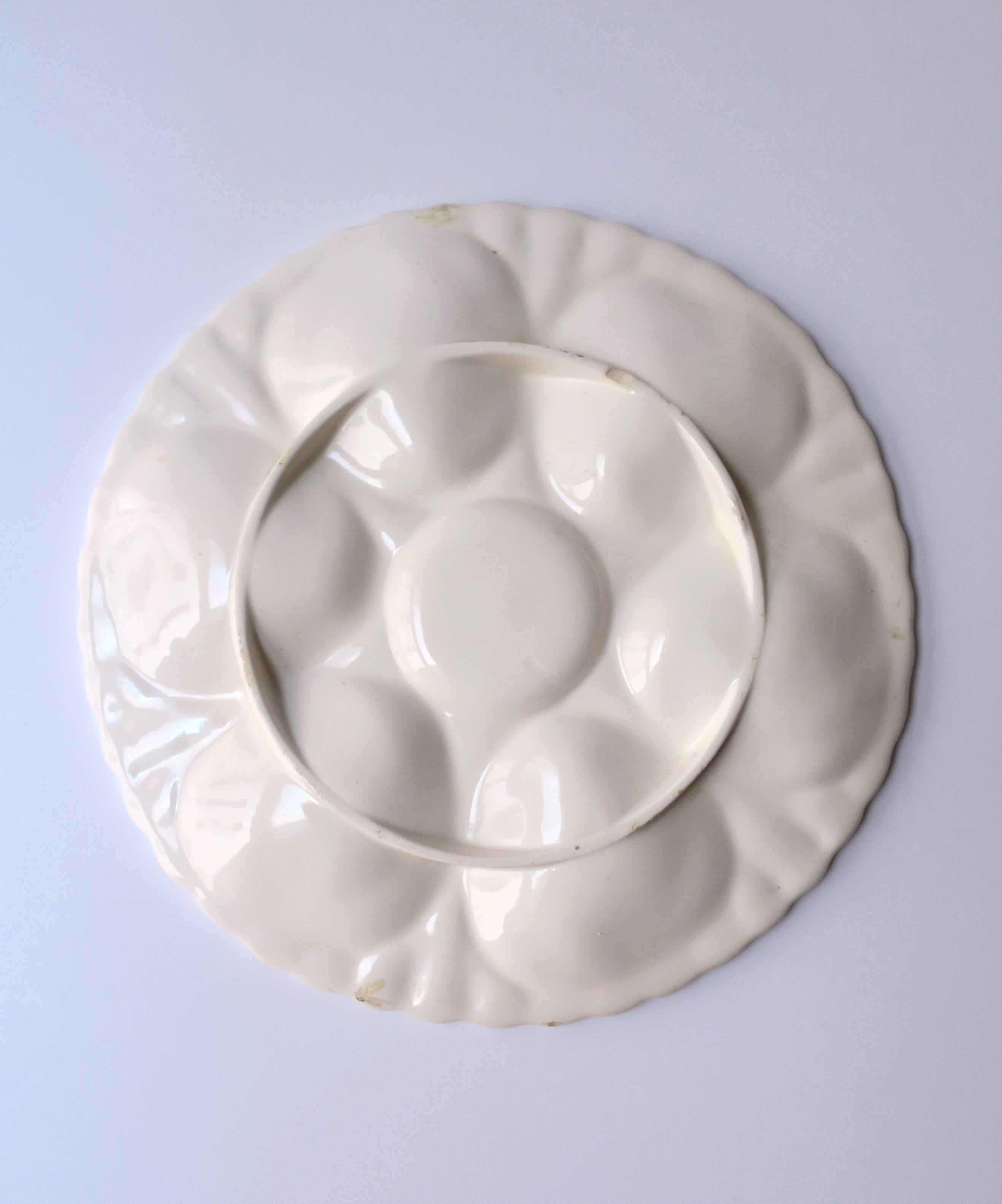 White Oyster Plate, Pair In Good Condition For Sale In New York, NY