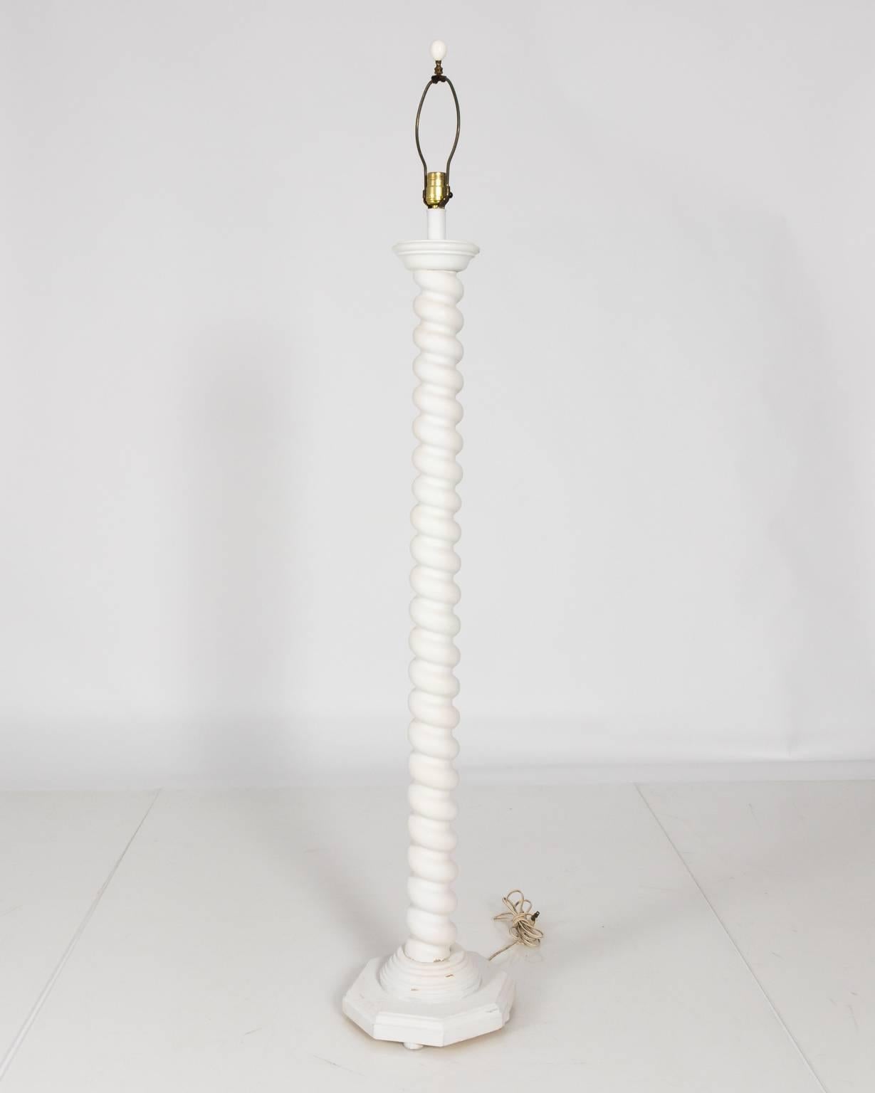 White Painted Barley Twist Floor Lamp In Good Condition For Sale In Stamford, CT