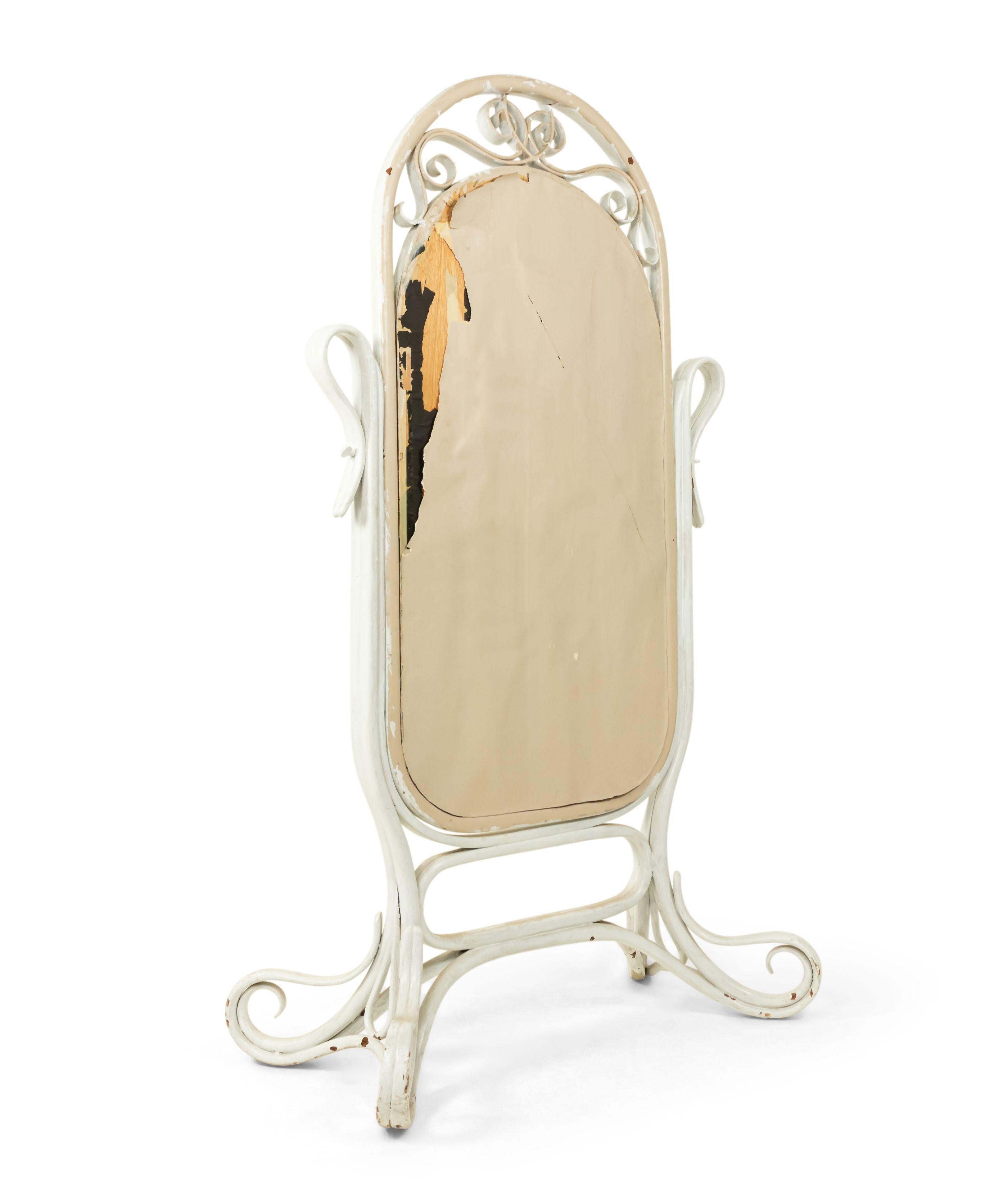 White Painted Bentwood Cheval Mirror 'Manner of Michael Thonet' In Good Condition For Sale In New York, NY