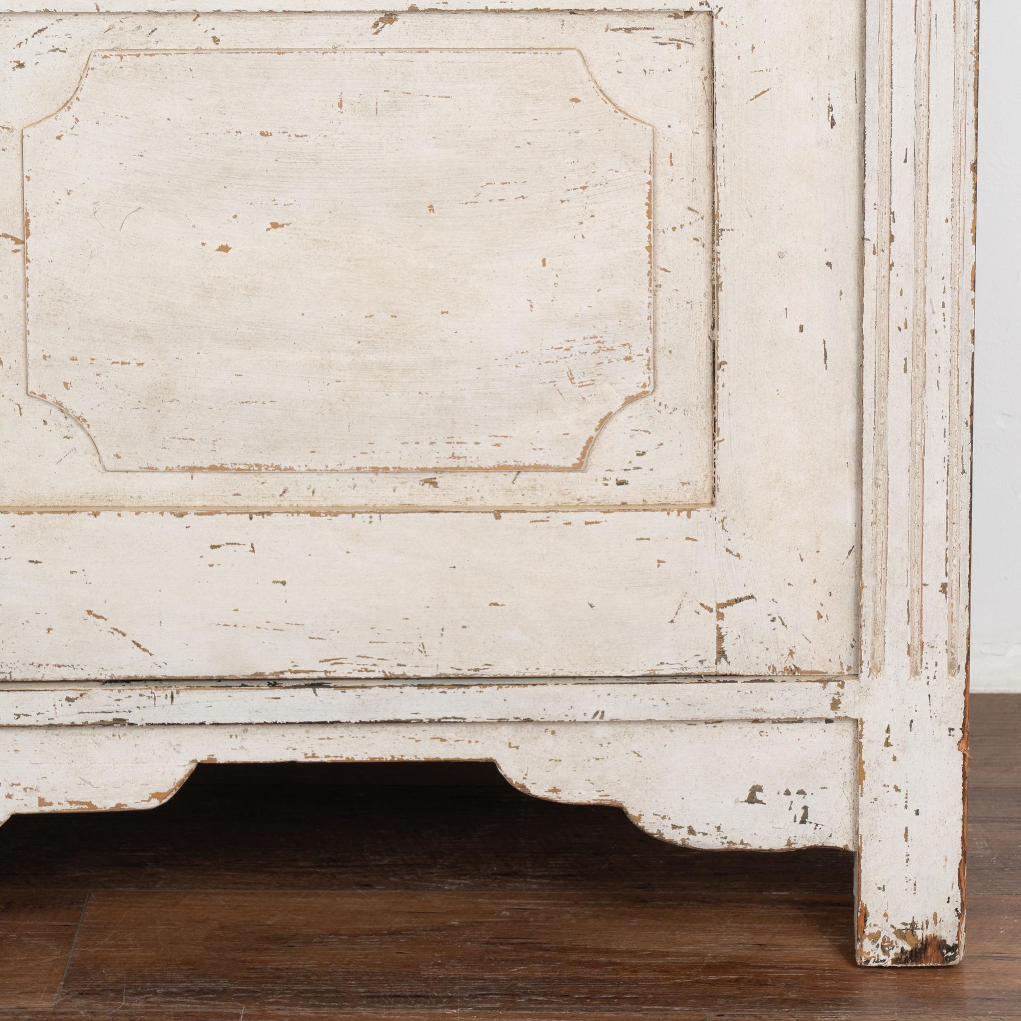 White Painted Bookcase Display Cabinet, Sweden circa 1820-40 5