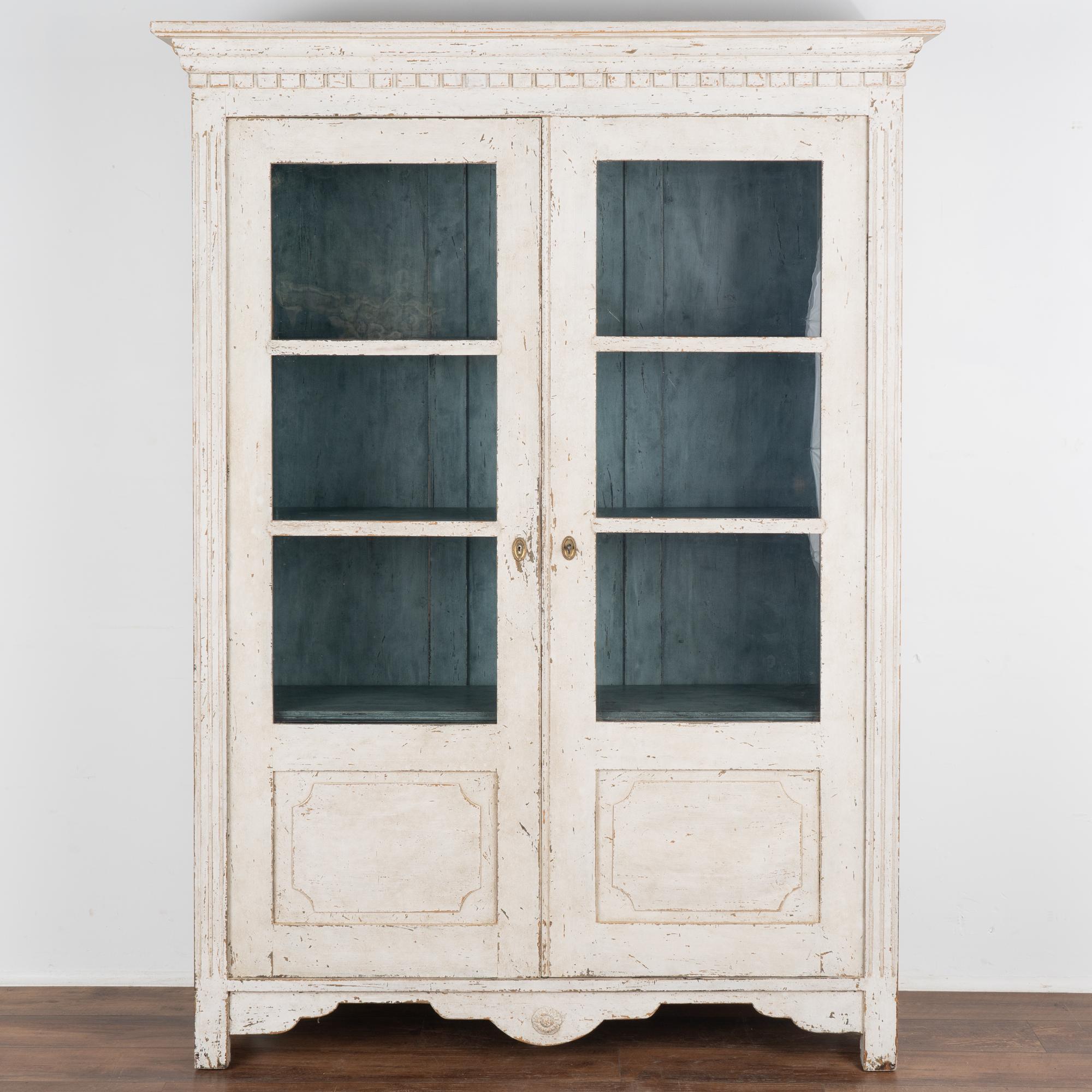 Swedish White Painted Bookcase Display Cabinet, Sweden circa 1820-40
