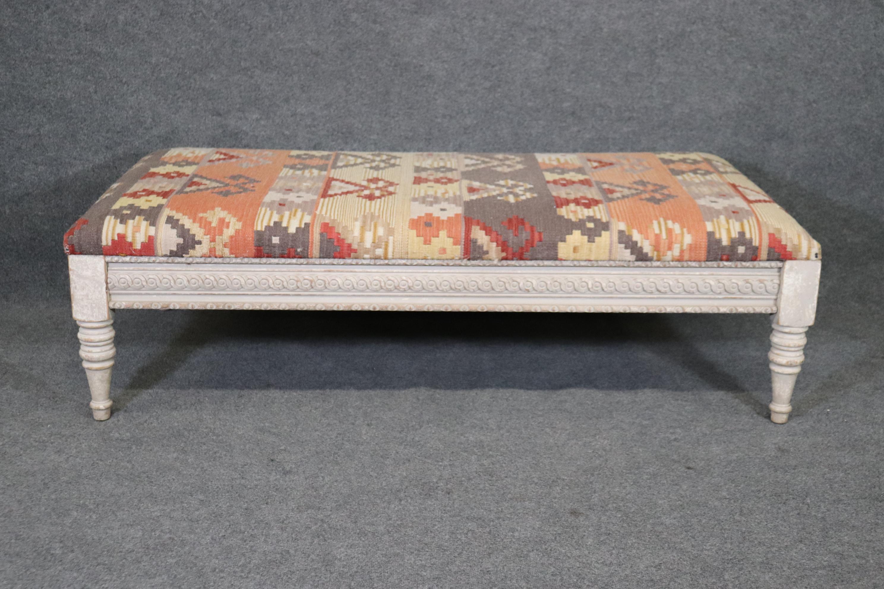 White Painted Carved French Directoire Style Bench Coffee Table Ottoman In Good Condition In Swedesboro, NJ