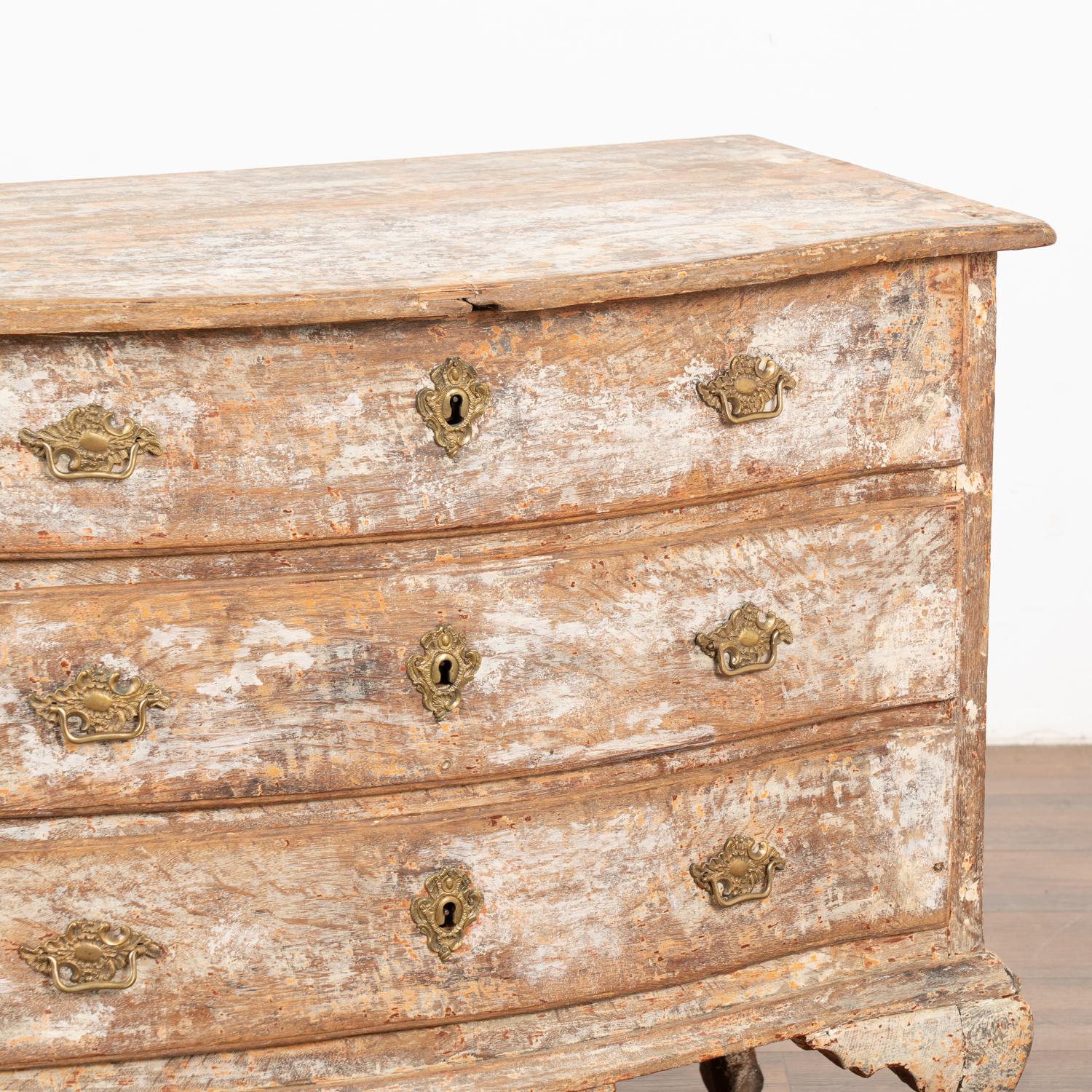 White Painted Chest of Three Drawers, Sweden circa 1770 1