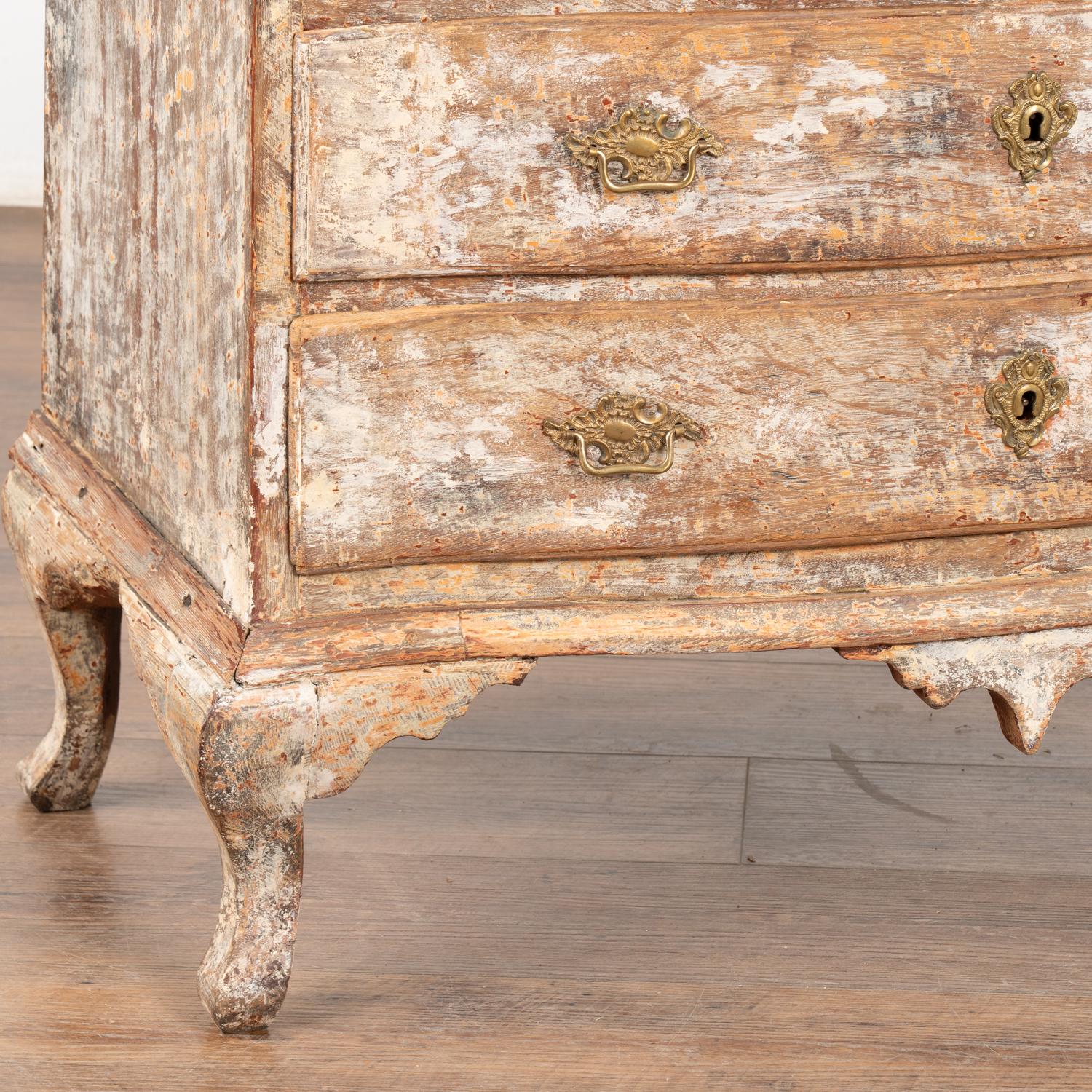 White Painted Chest of Three Drawers, Sweden circa 1770 2