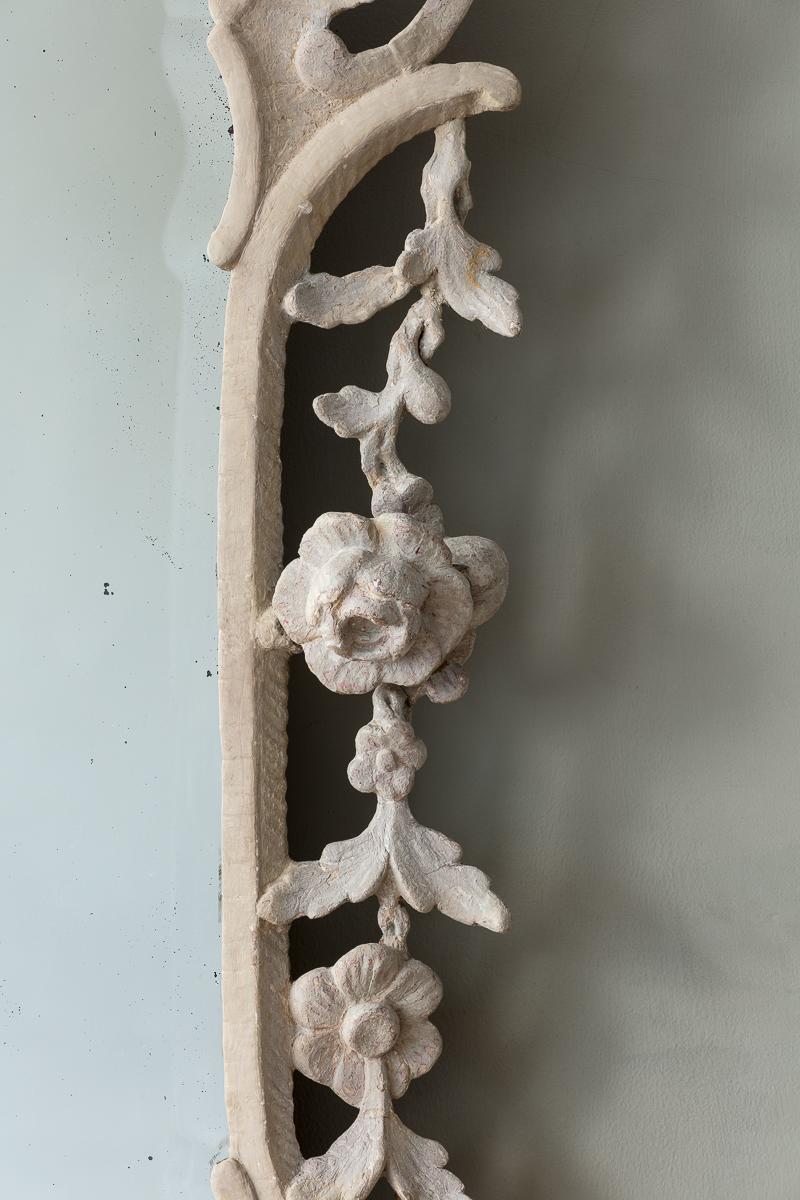 White Painted Chinese Chippendale Pier Mirror, Late 18th Century In Good Condition In London, GB