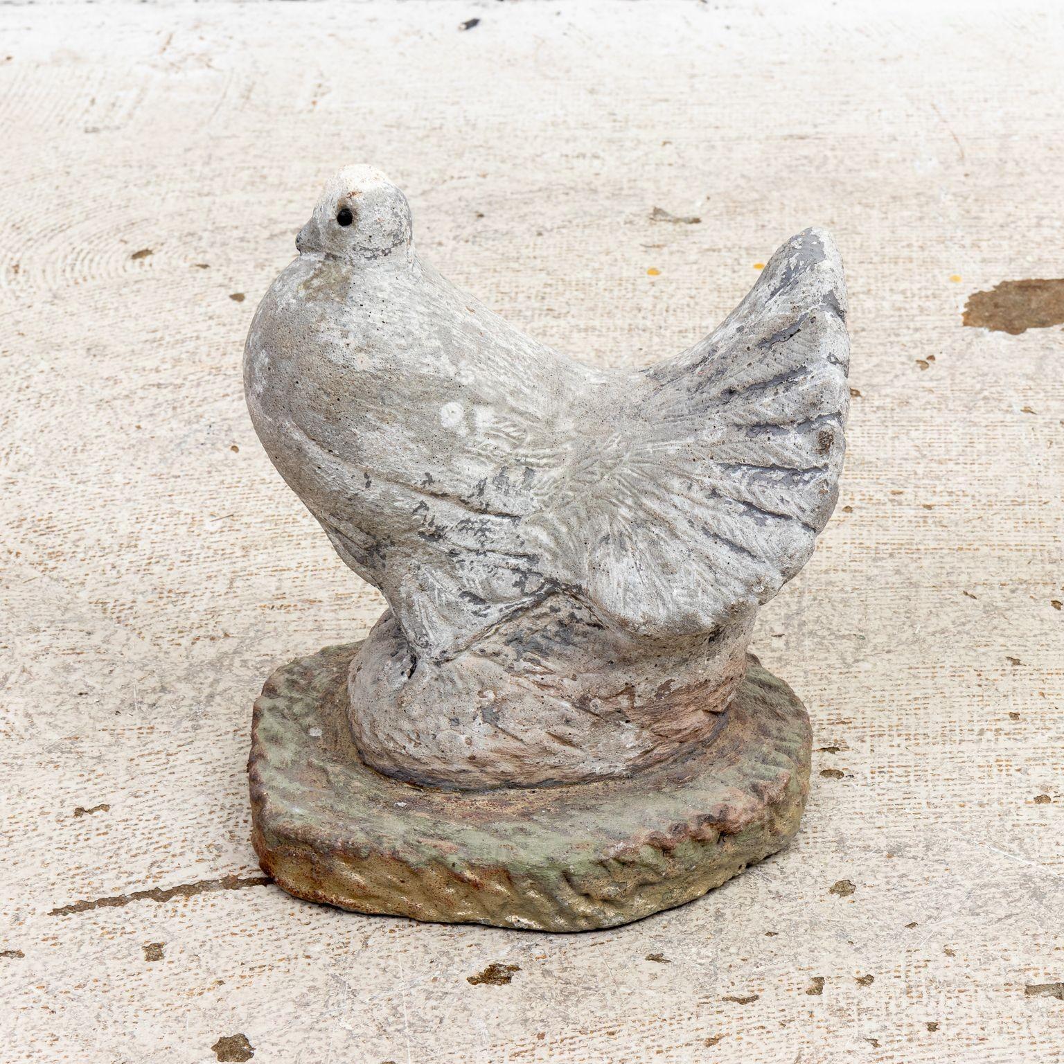 White Painted Dove Garden Ornament, Mid 20th Century In Good Condition For Sale In South Salem, NY