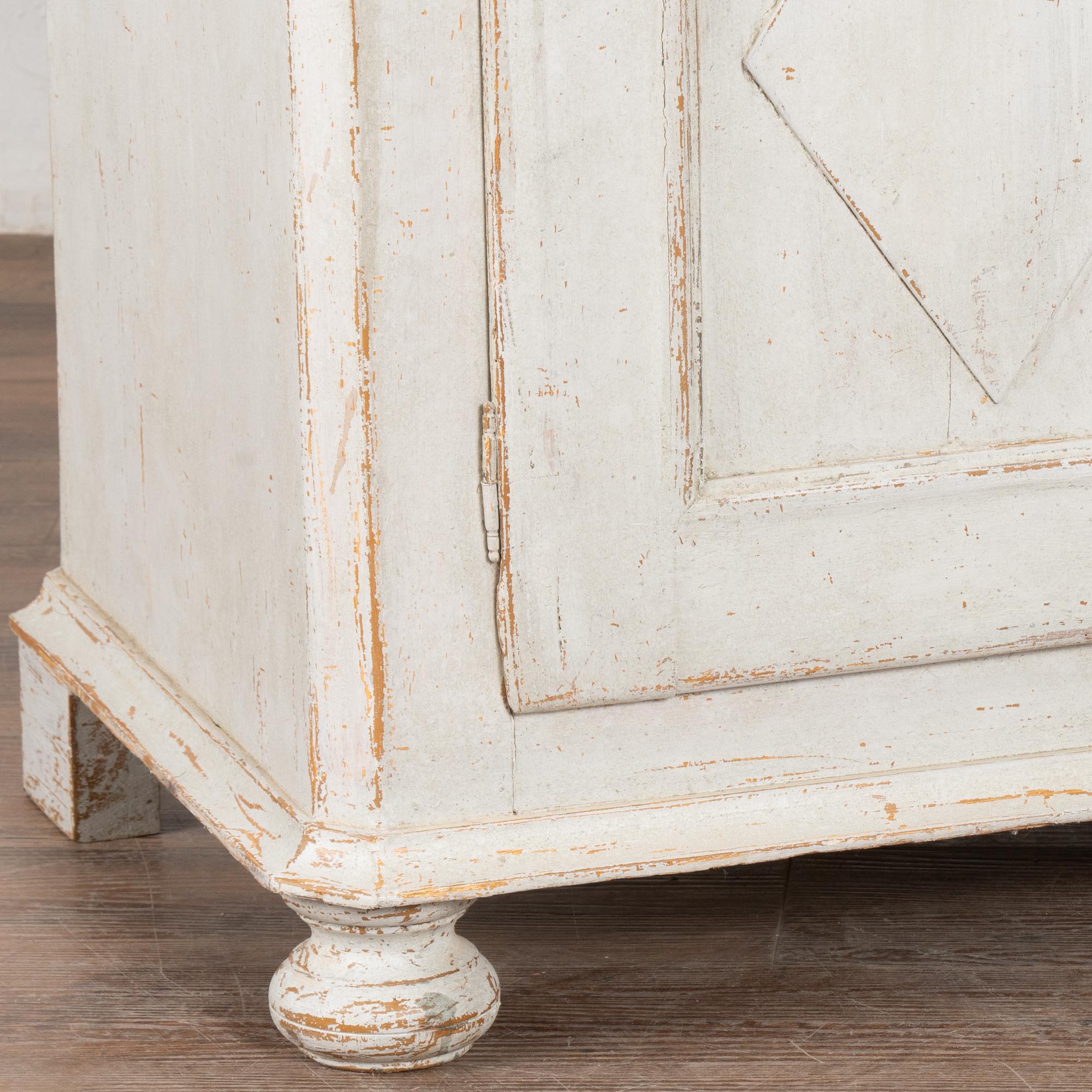 White Painted Gustavian Sideboard Buffet, Sweden circa 1840 5