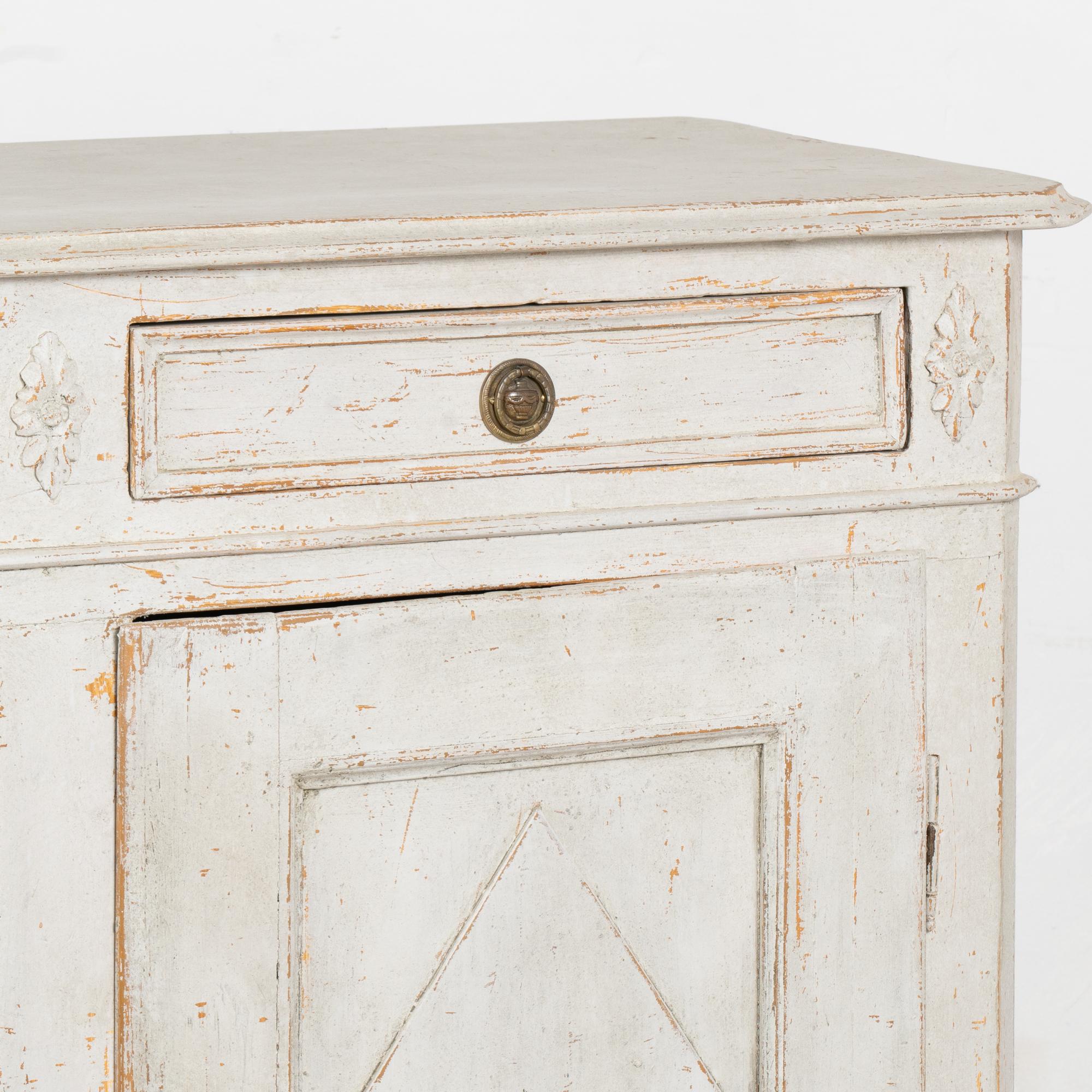 White Painted Gustavian Sideboard Buffet, Sweden circa 1840 3