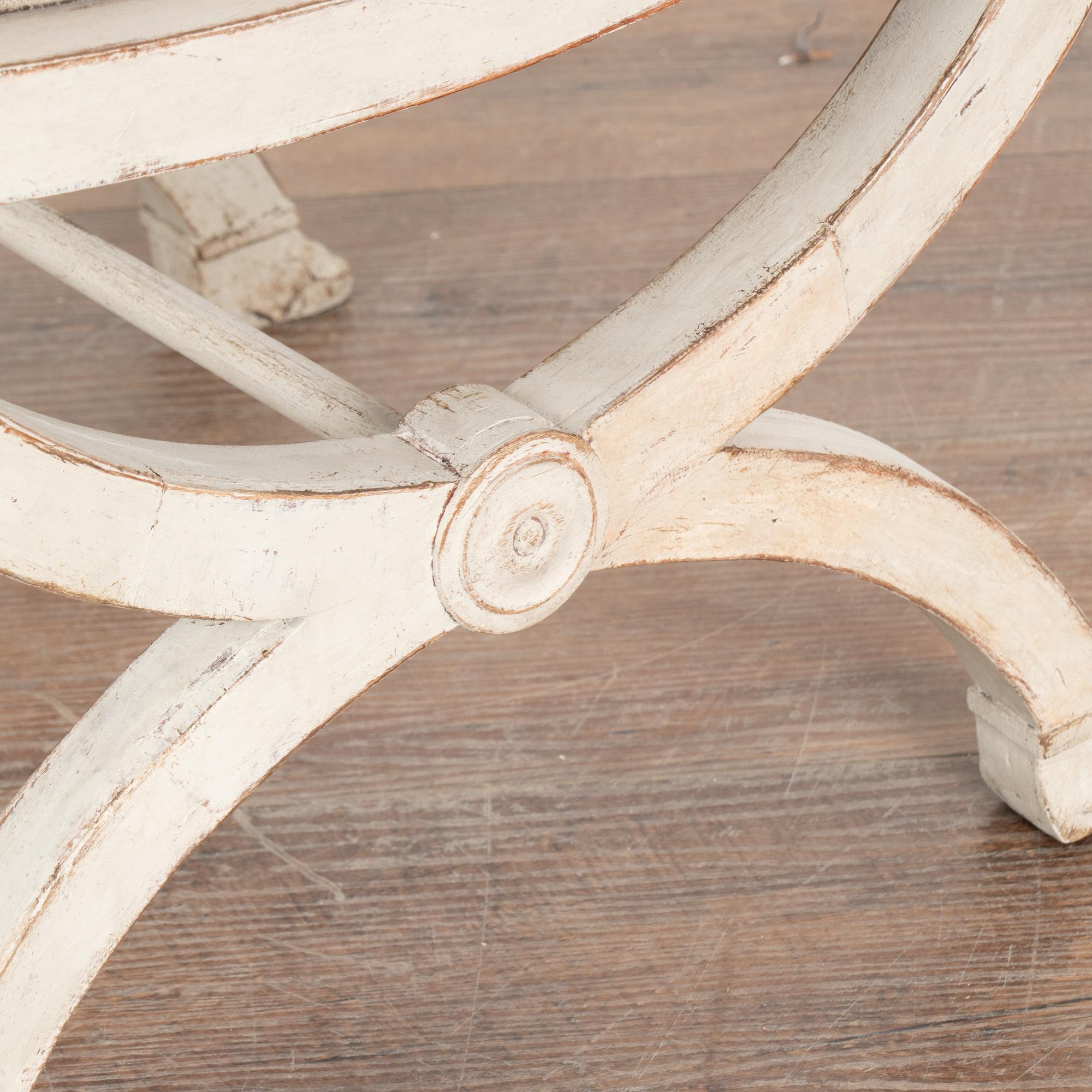 White Painted Gustavian Stool, Sweden circa 1820-40 For Sale 4
