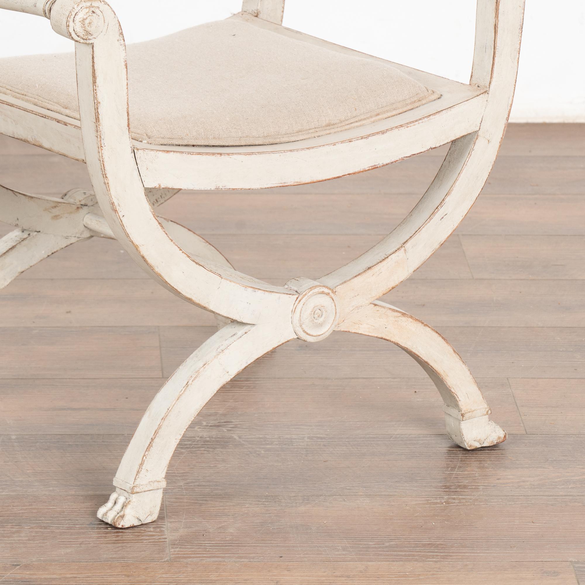 White Painted Gustavian Stool, Sweden circa 1820-40 For Sale 3
