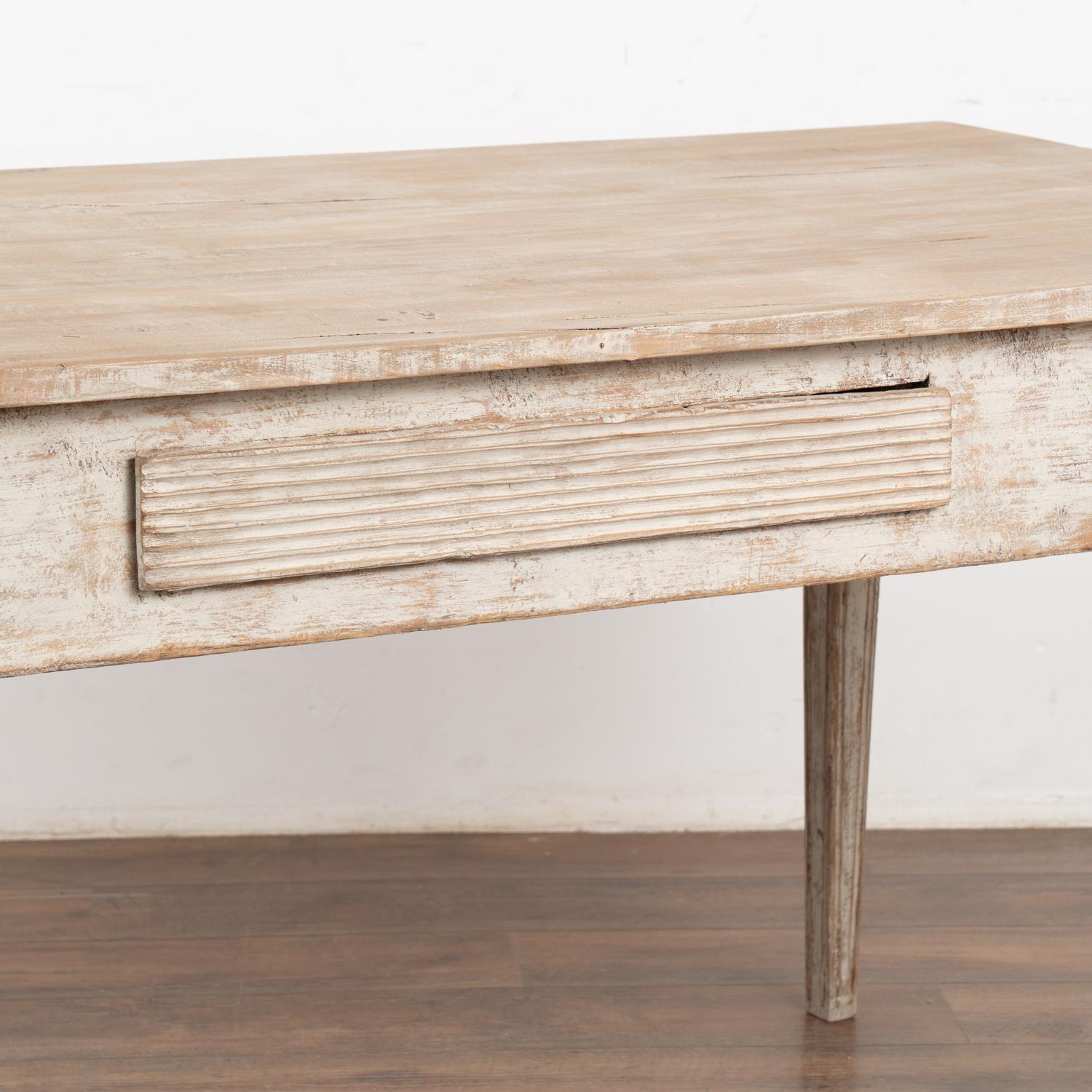 White Painted Gustavian Style Table Writing Desk With One Drawer, circa 1860-80 For Sale 1