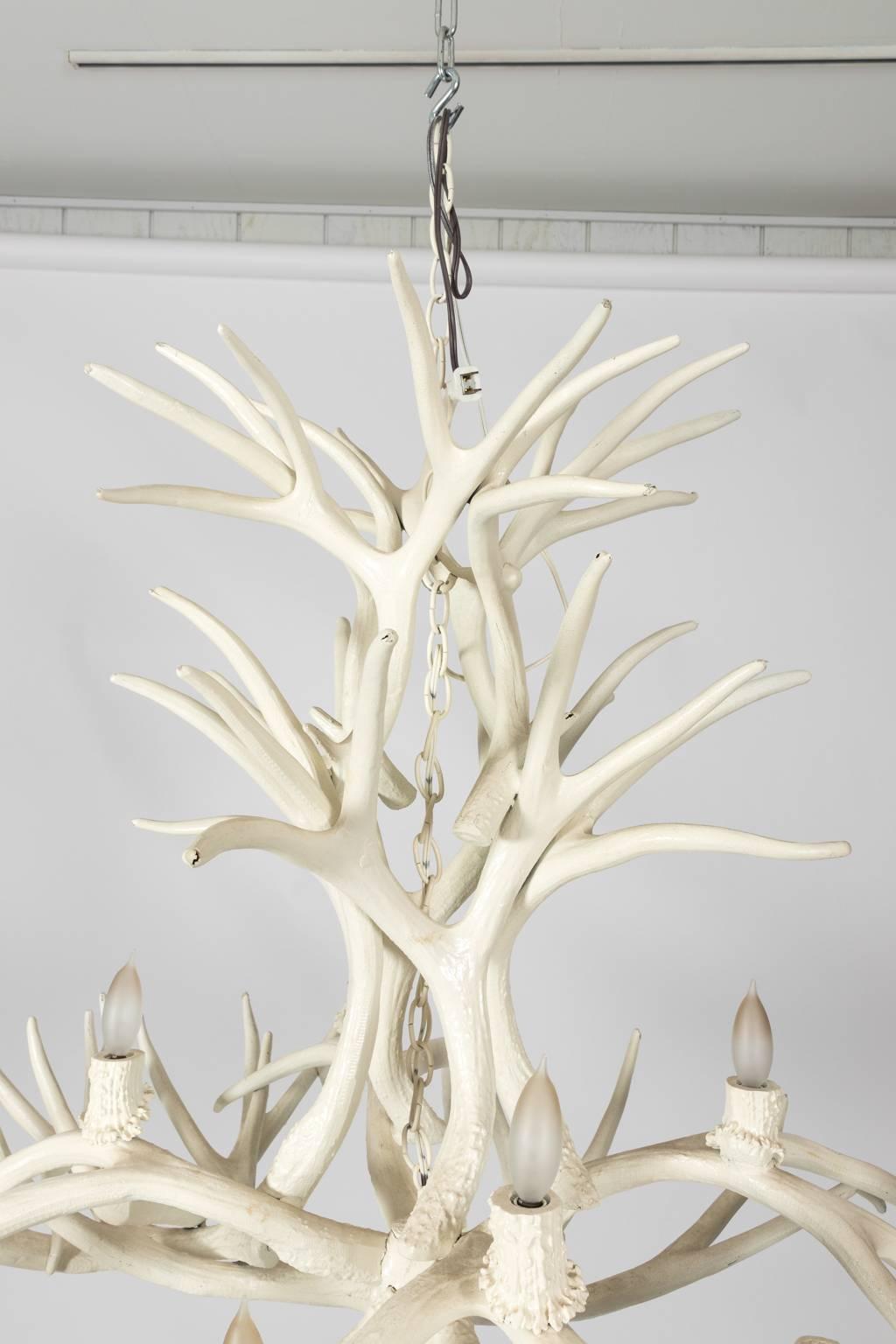 White Painted Horn Chandelier In Good Condition In Stamford, CT