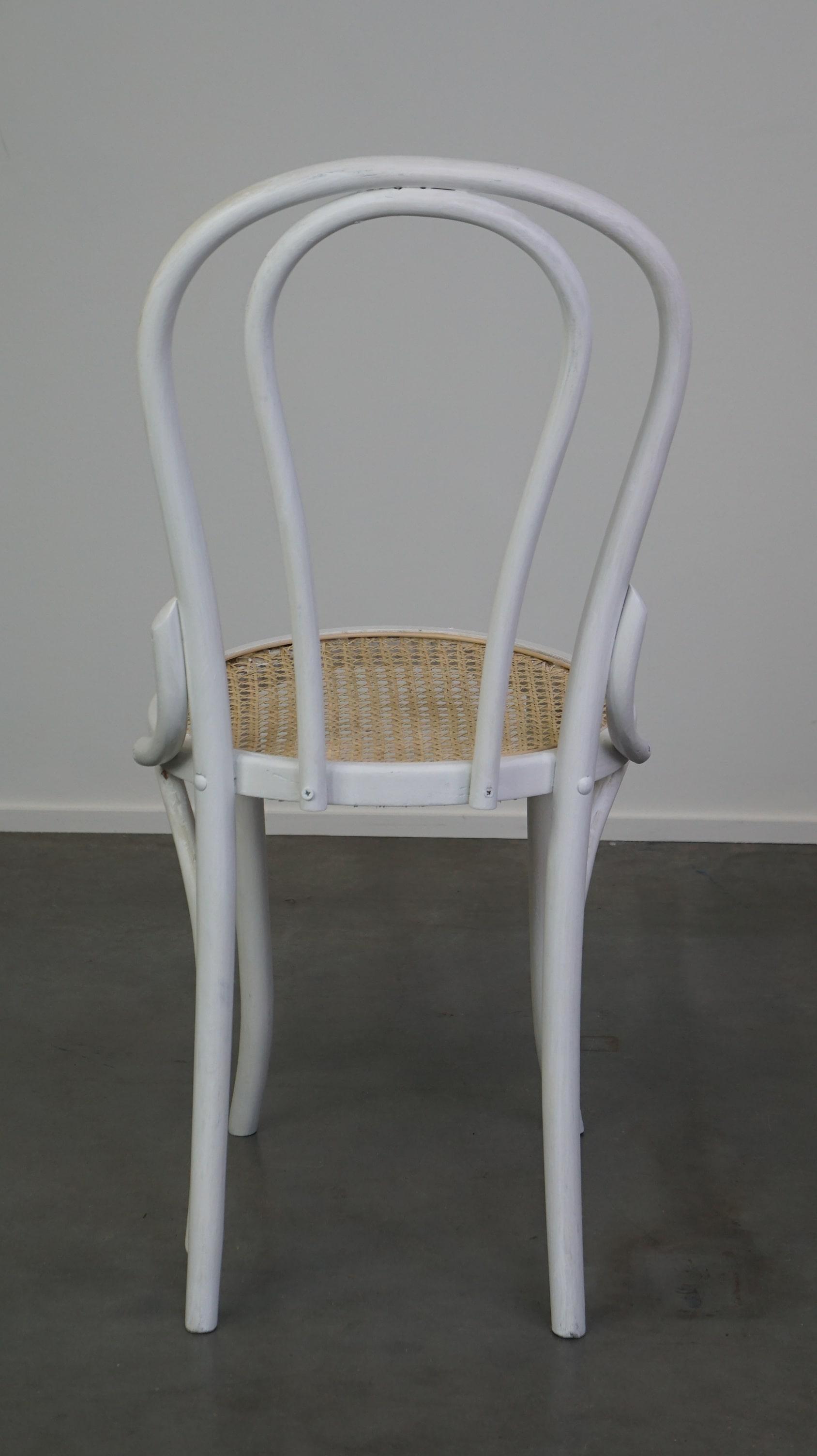 Weiß lackierter originaler antiker Thonet-Stuhl, Modell Nr. 18 (20. Jahrhundert) im Angebot