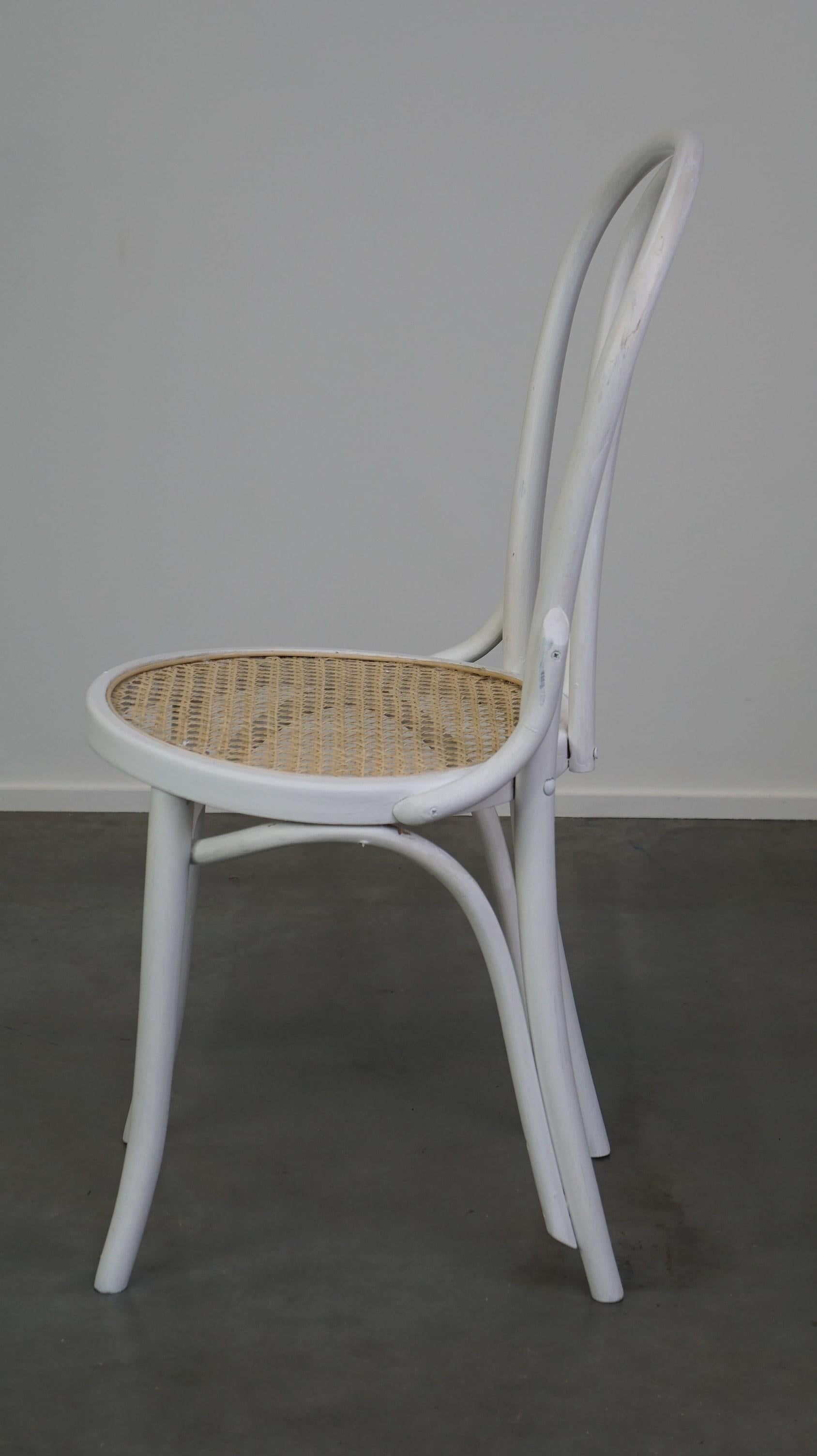 Weiß lackierter originaler antiker Thonet-Stuhl, Modell Nr. 18 (Korbweide) im Angebot