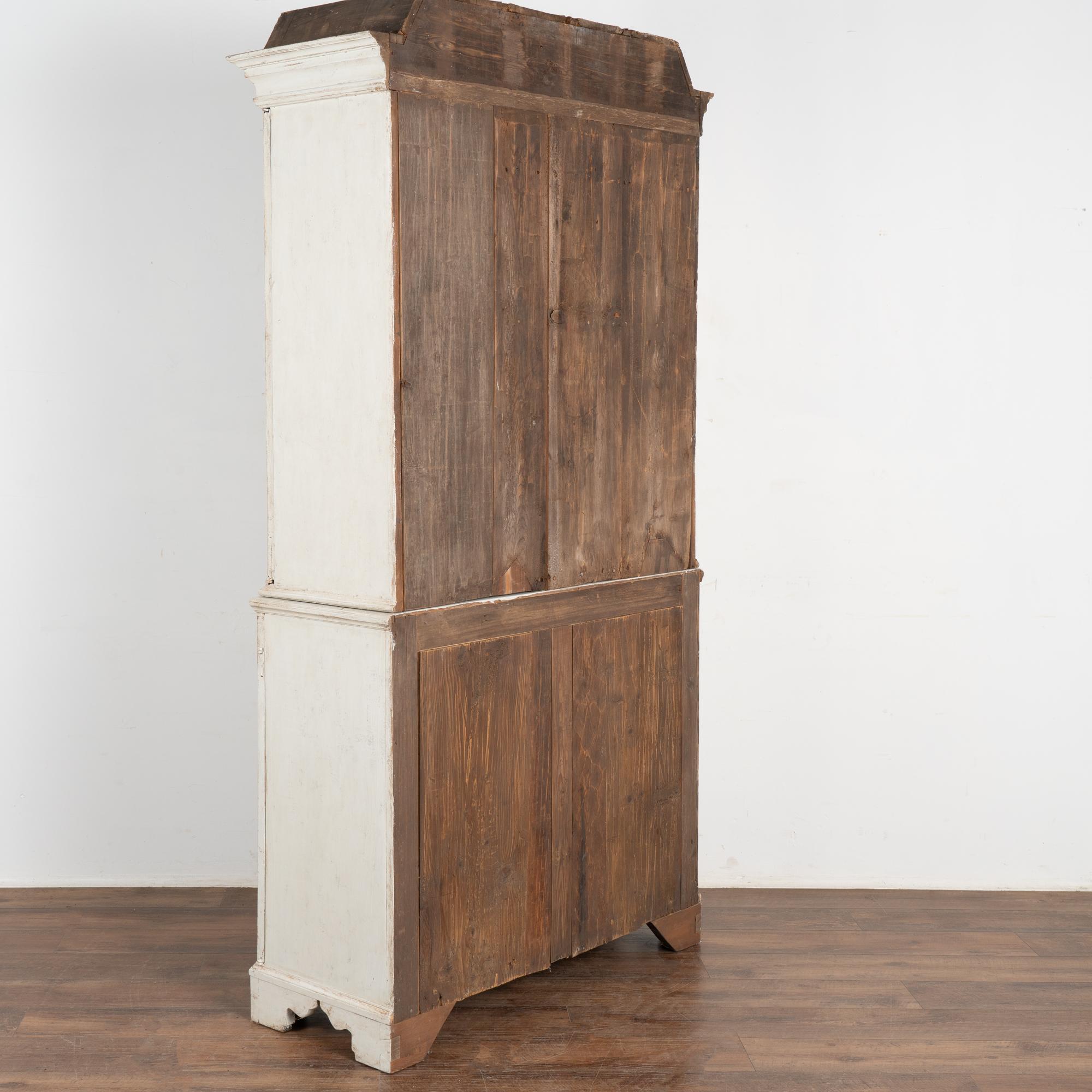 White Painted Pine Cabinet Cupboard, Sweden 1820-40 For Sale 3