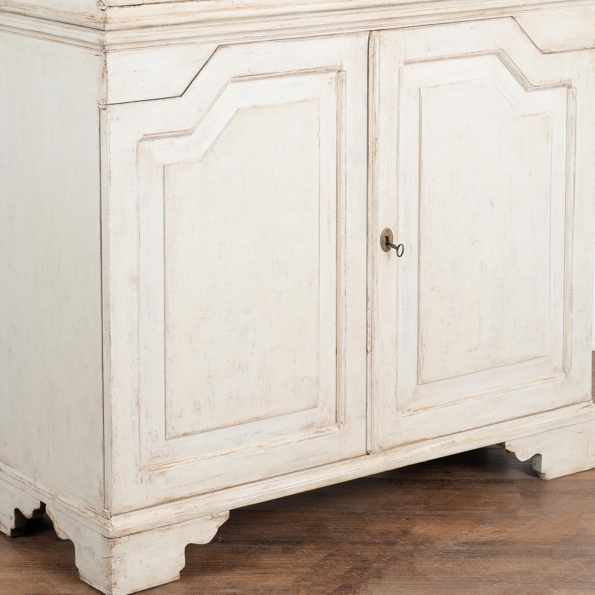 White Painted Pine Cabinet Cupboard, Sweden 1820-40 For Sale 1