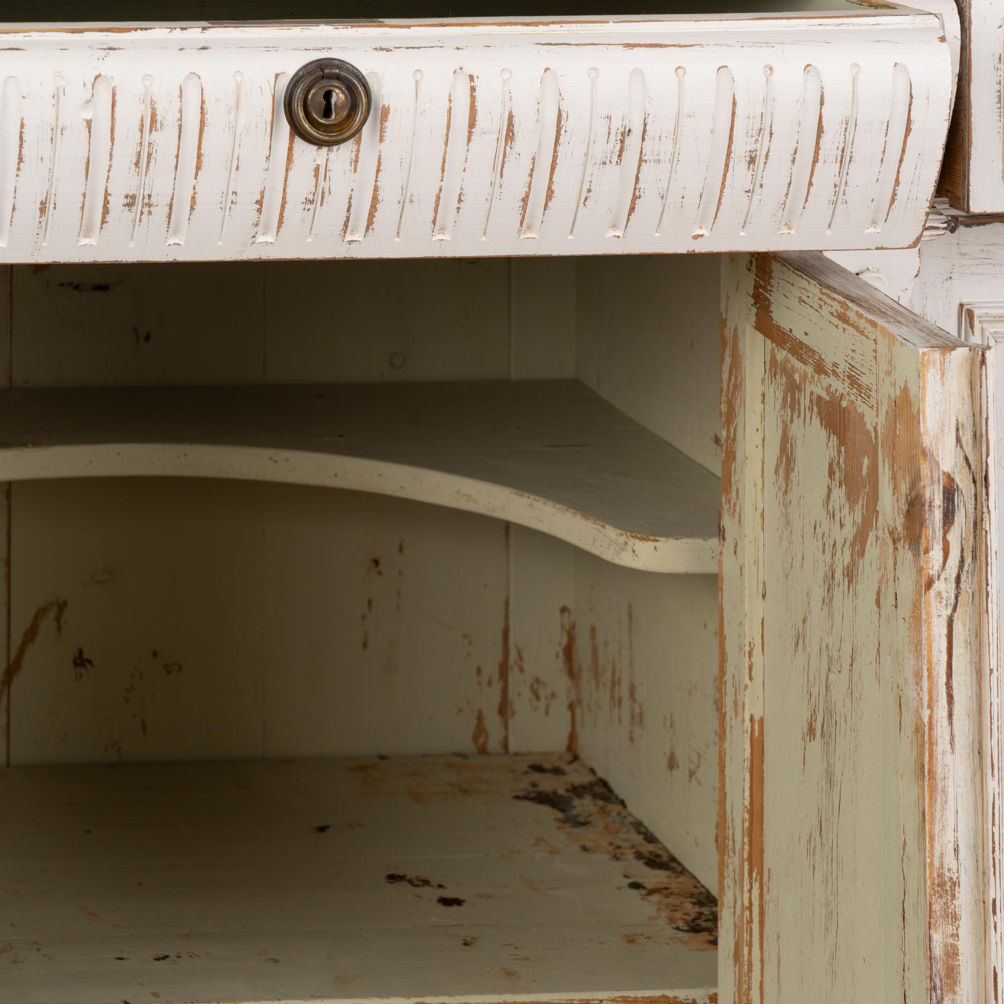 White Painted Pine Sideboard Buffet, Sweden circa 1880 For Sale 3