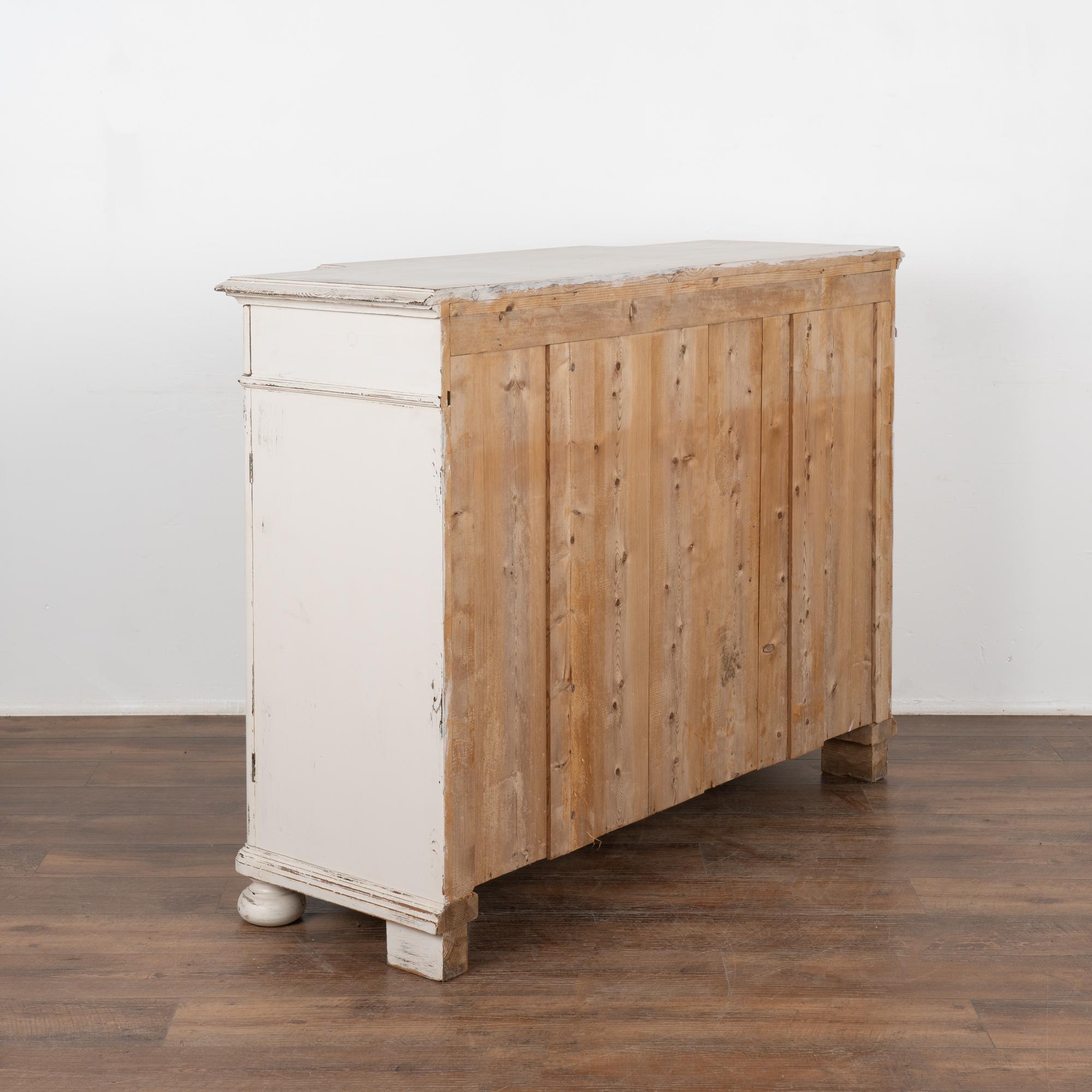 White Painted Pine Sideboard Buffet, Sweden circa 1880 For Sale 6