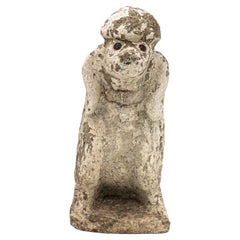Adorno de jardín Caniche de piedra reconstituida pintado de blanco, Francia Siglo XX