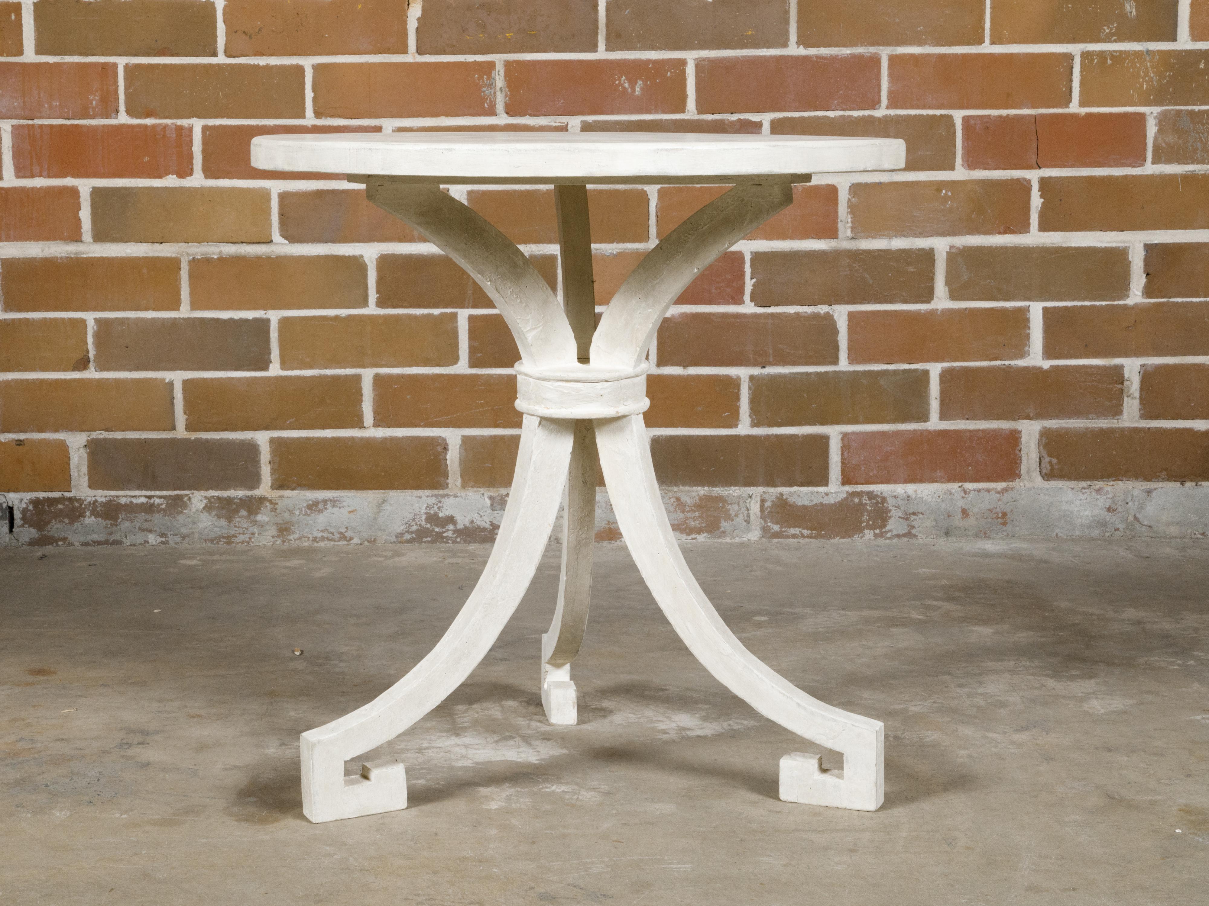 White Painted Round Top Italian Side Table with Tripod Scrolling Legs, Vintage For Sale 4