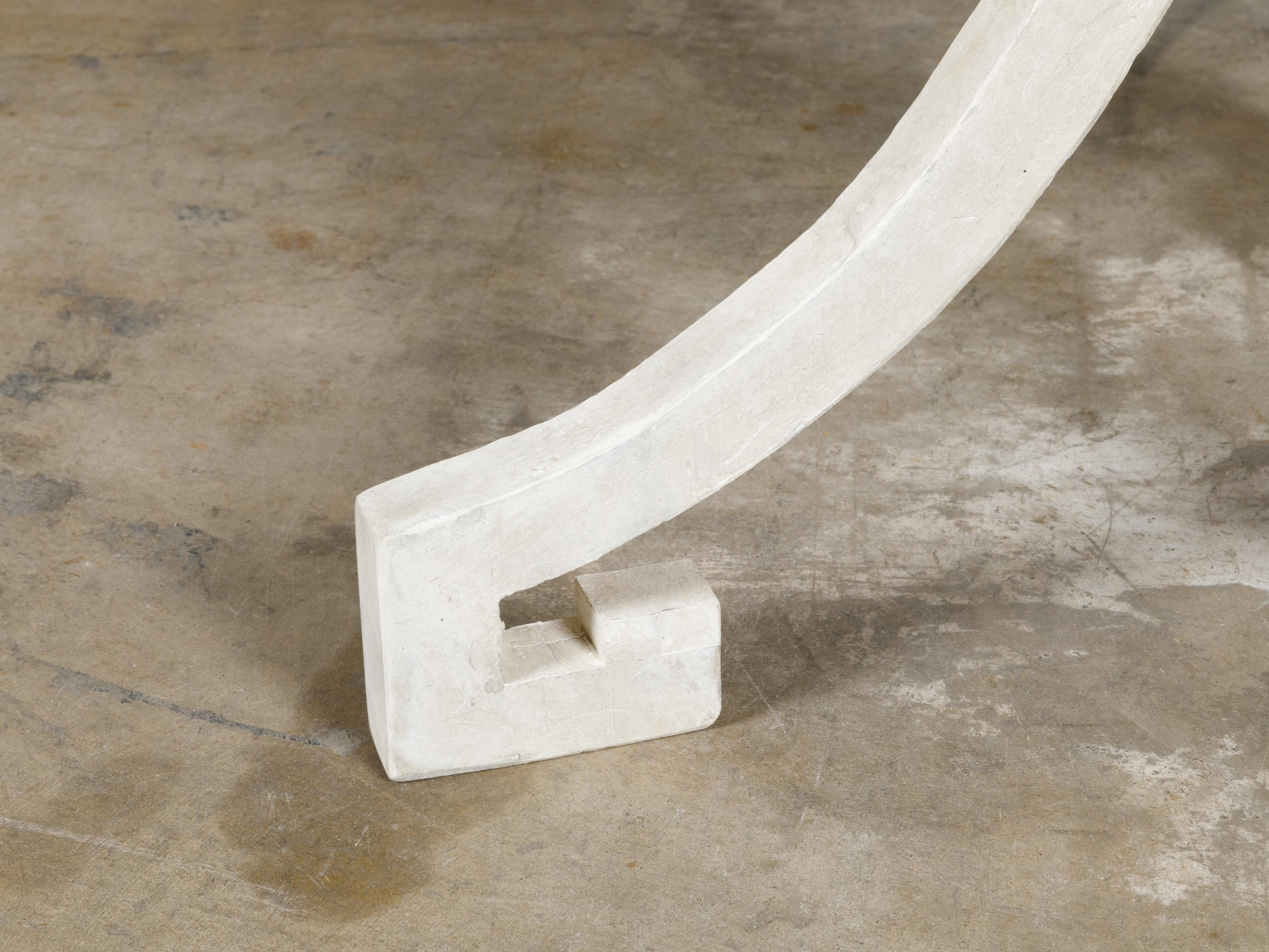 Table d'appoint italienne peinte en blanc avec pieds tripodes à volutes, vintage Bon état - En vente à Atlanta, GA