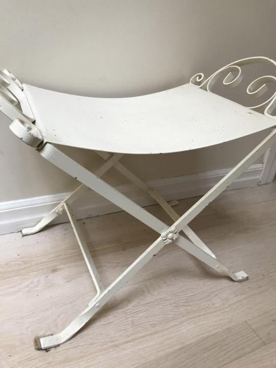 Hollywood Regency White Painted Salterini Style Metal Stool For Sale