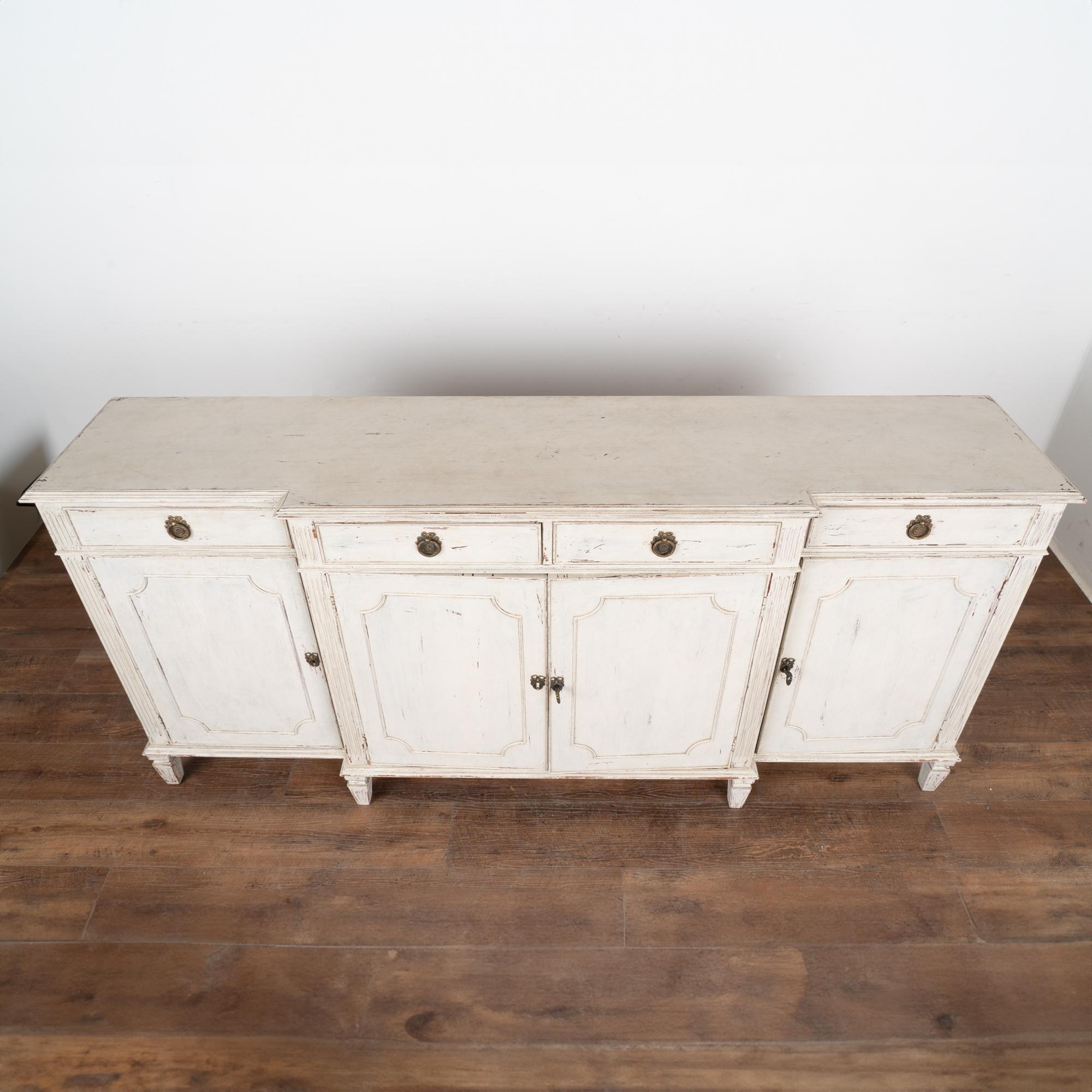 White Painted Sideboard Buffet, Sweden circa 1920 In Good Condition In Round Top, TX