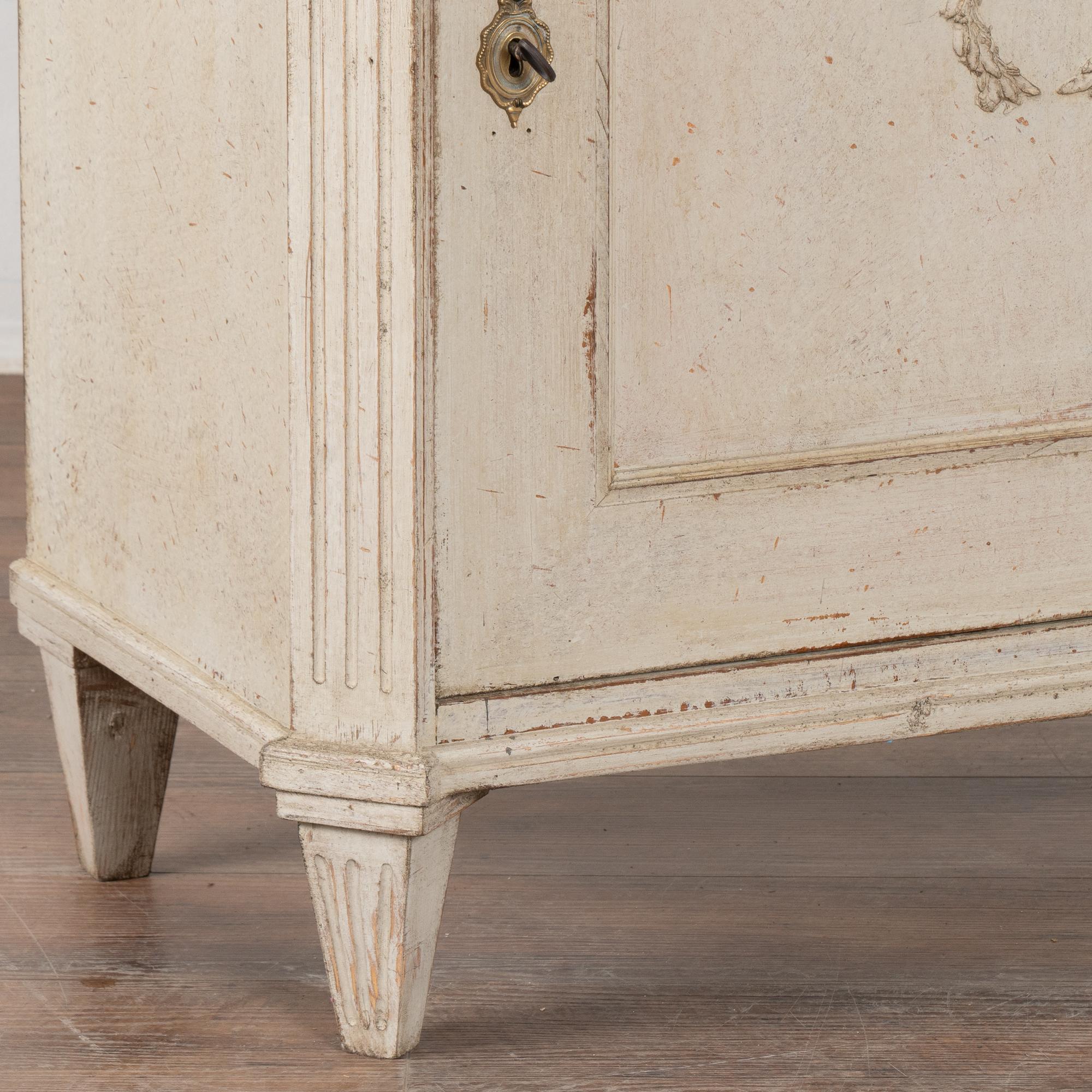 Petite armoire de chevet peinte en blanc, Danemark vers 1860-80 2