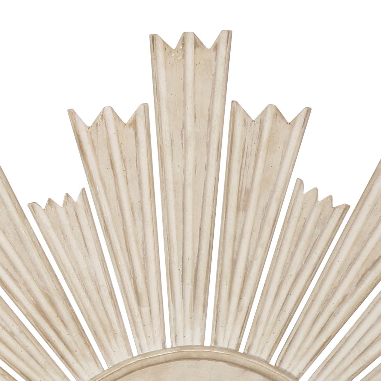 White Painted Sunburst Mirror In Good Condition For Sale In New York, NY