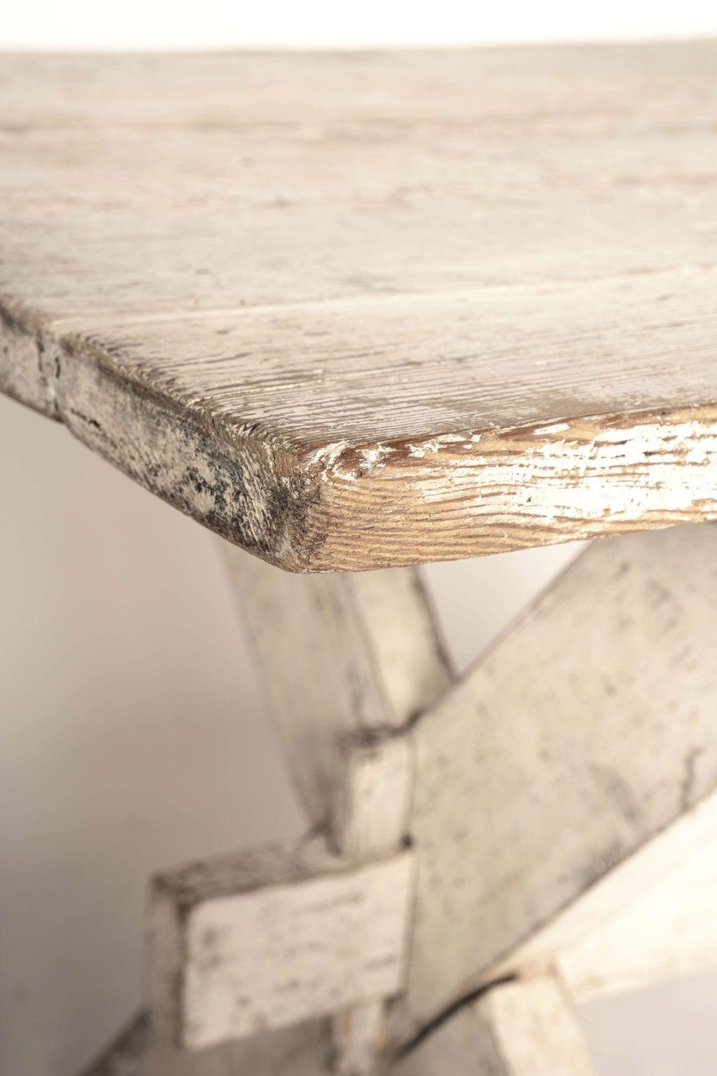 Table de salle à manger suédoise à pieds en X peinte en blanc en vente 9