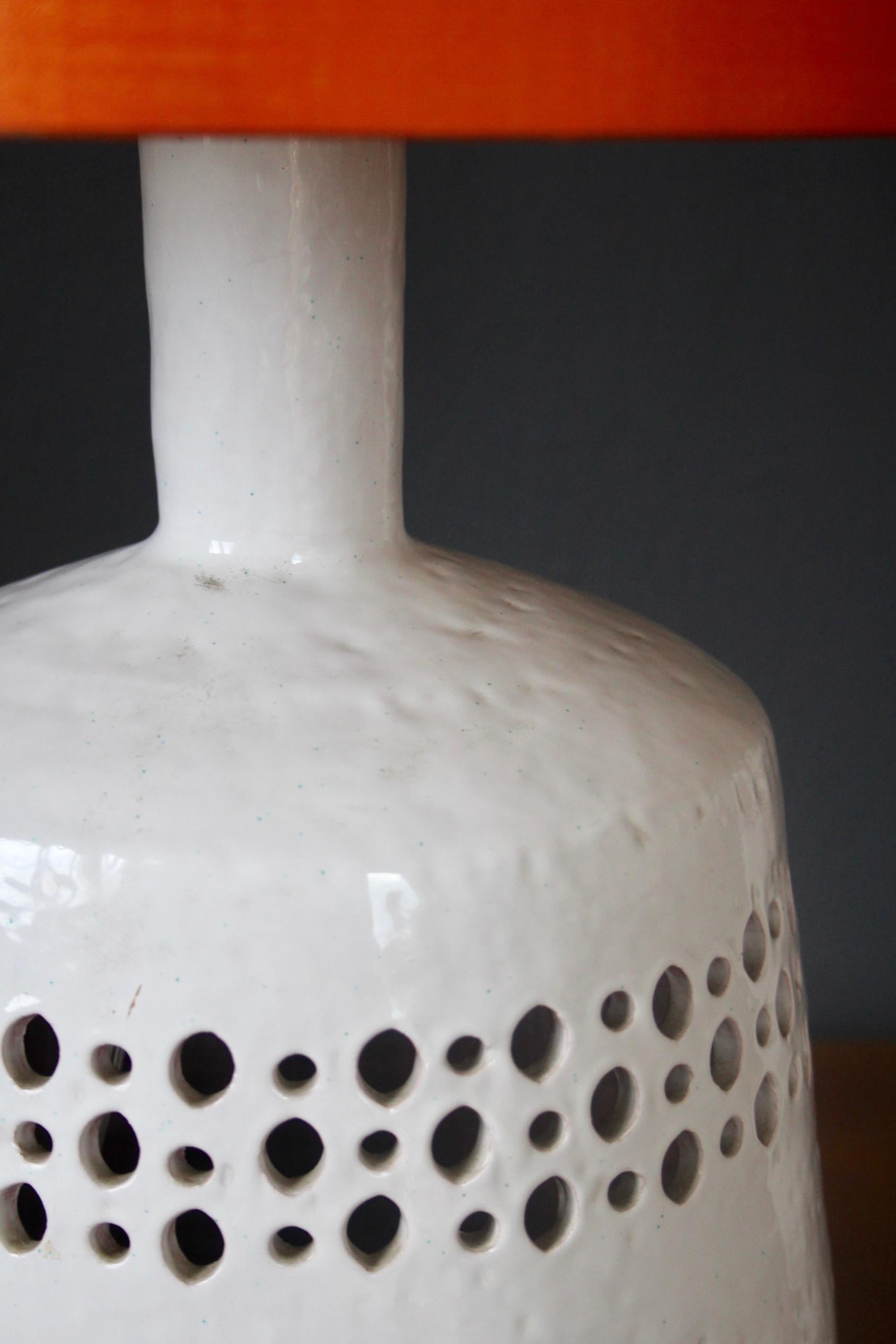 Weißes Paar Keramik-Tischlampen im Angebot 1