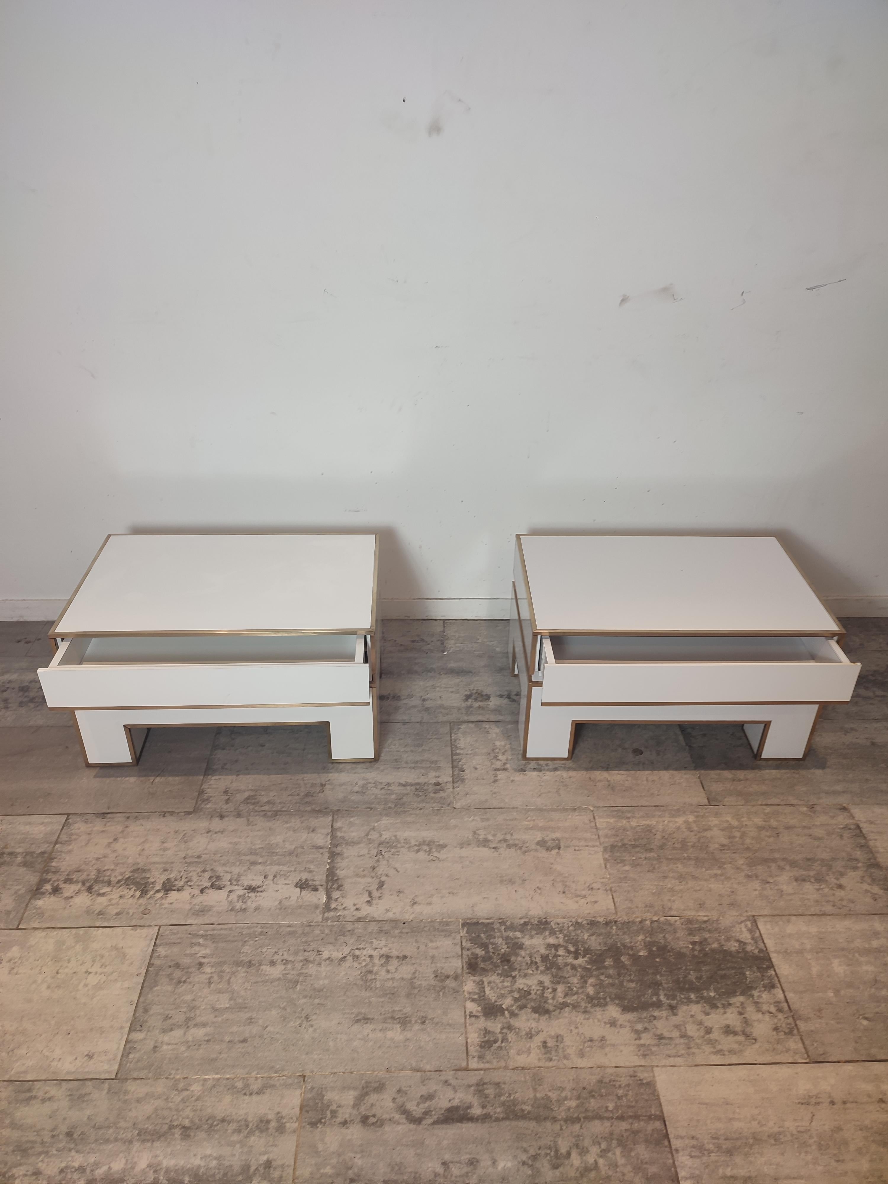 Paire de tables de nuit blanches d'Alain Delon pour Maison Jansen en vente 5