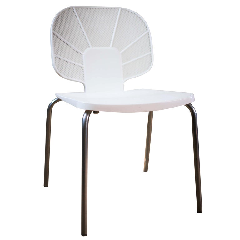 White Pair Of Pai Pay Chairs By Jorge Pensi For Amat 3 At White Pair Of Pai Pay Chairs By Jorge Pensi For Amat 3