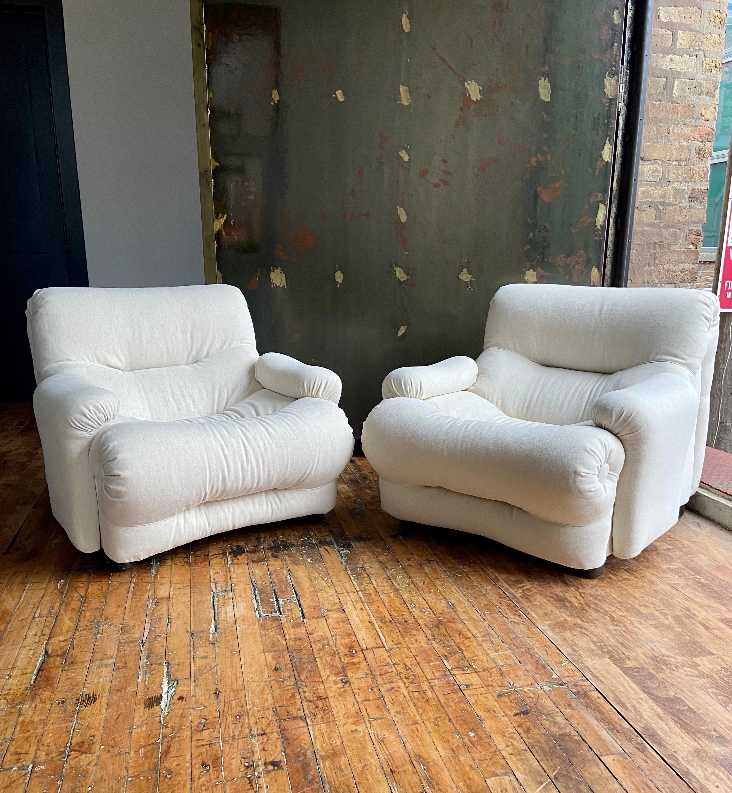White Lounge Chairs by Emilio Guarnacci and Felix Padovano Pair For Sale