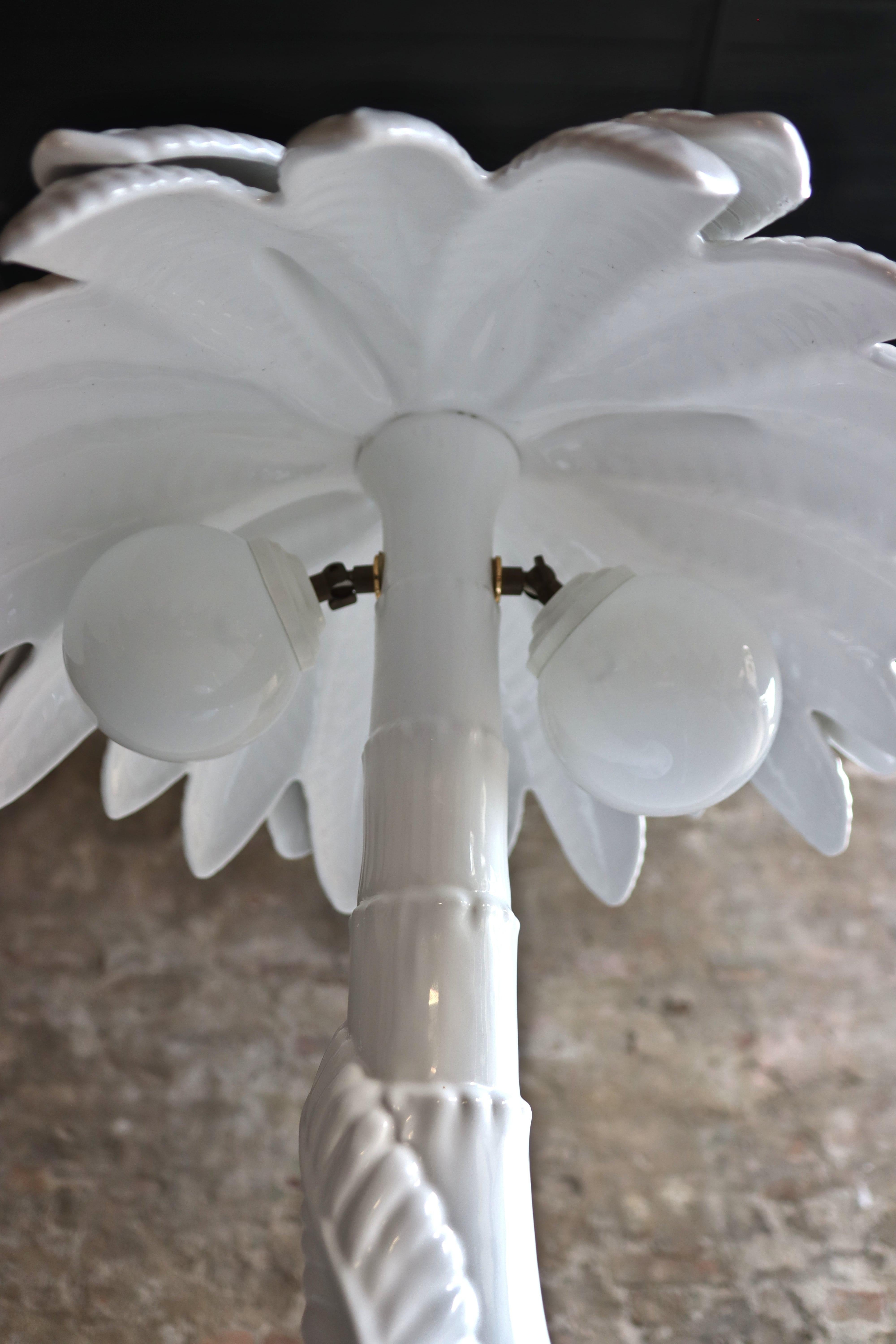Palmier blanc - Lampe à poser - Céramique - Métal - Italie - années 1970 en vente 2