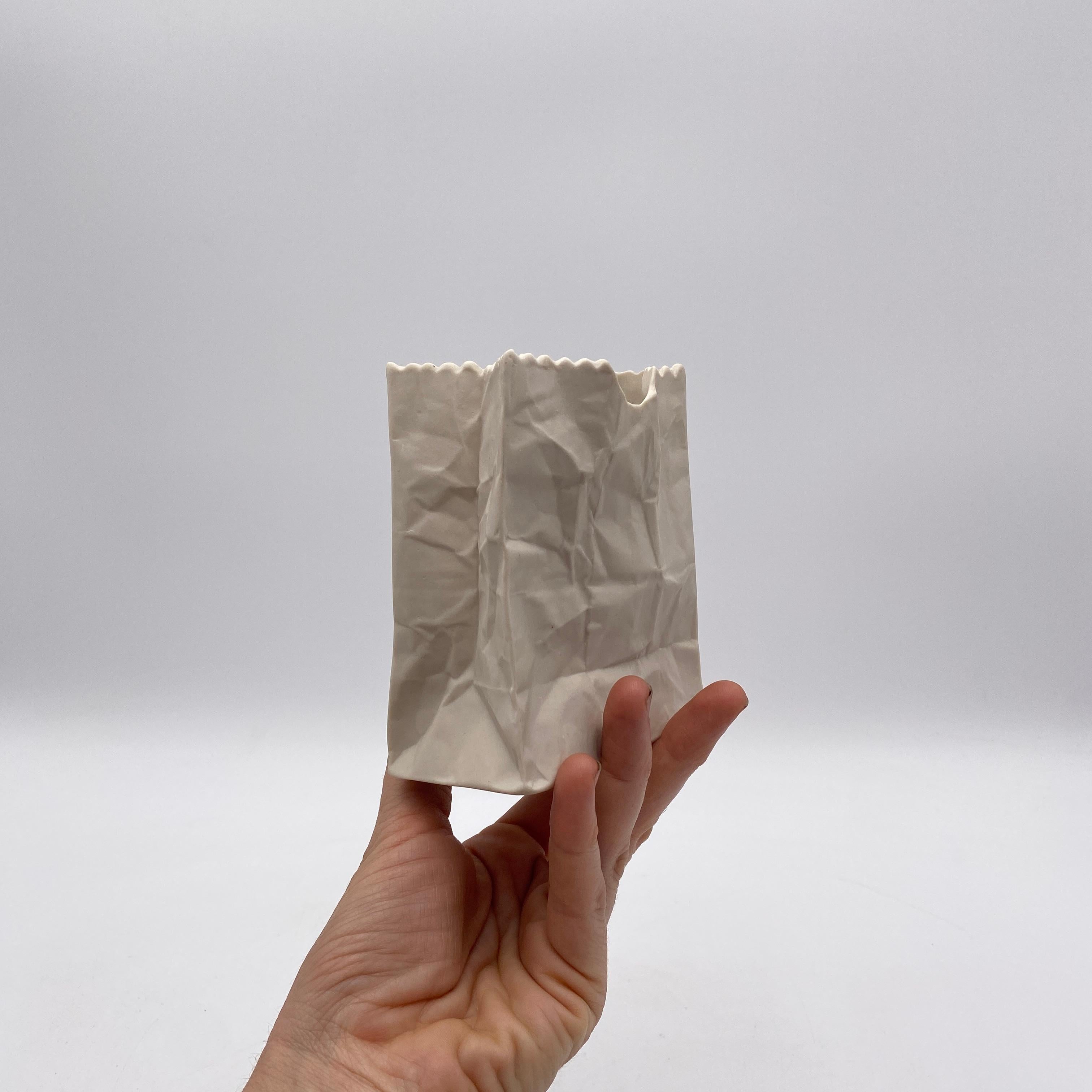 Jarrón blanco para bolsas de papel by Ceramic Illusions California Años 70 en venta 7