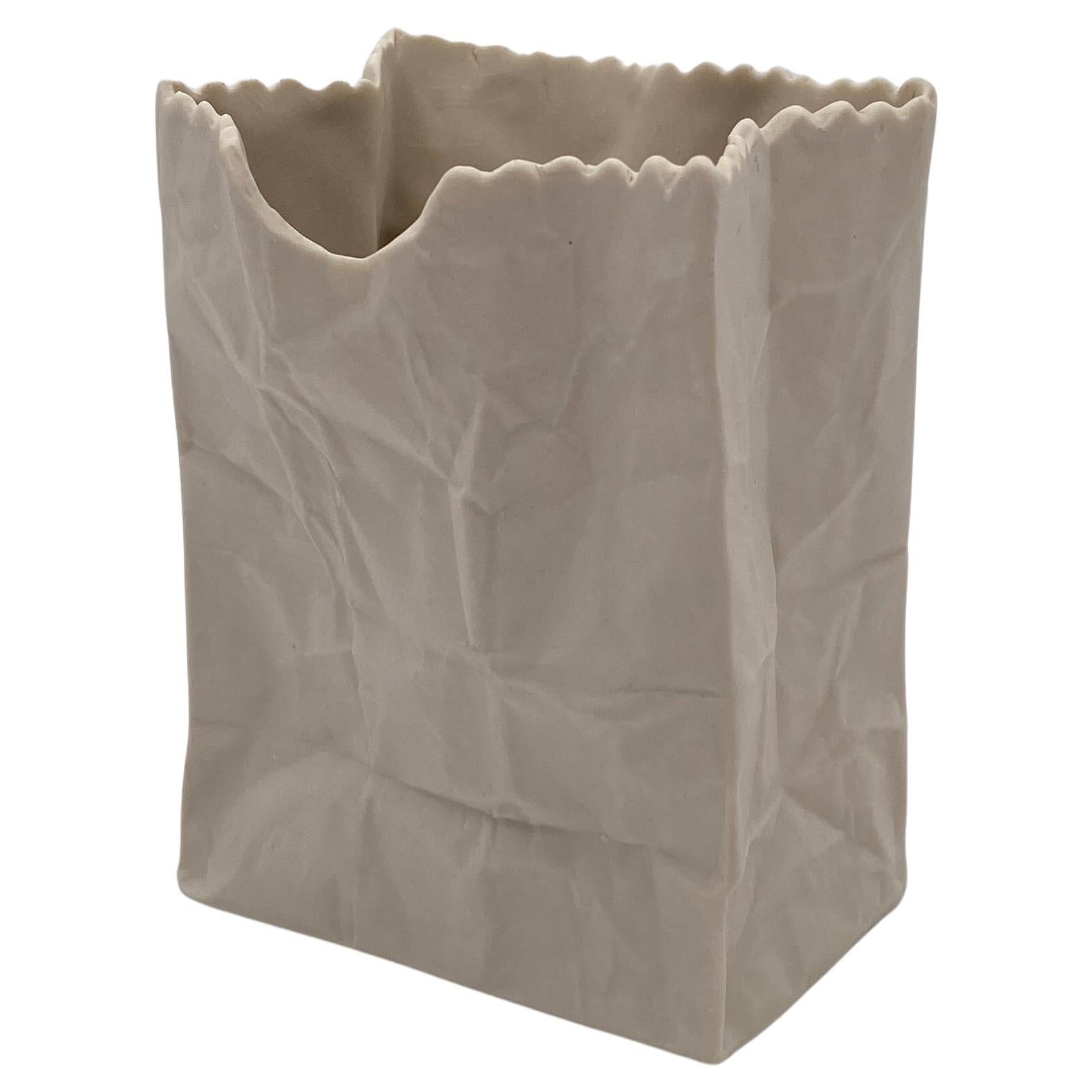 Jarrón blanco para bolsas de papel by Ceramic Illusions California Años 70 en venta