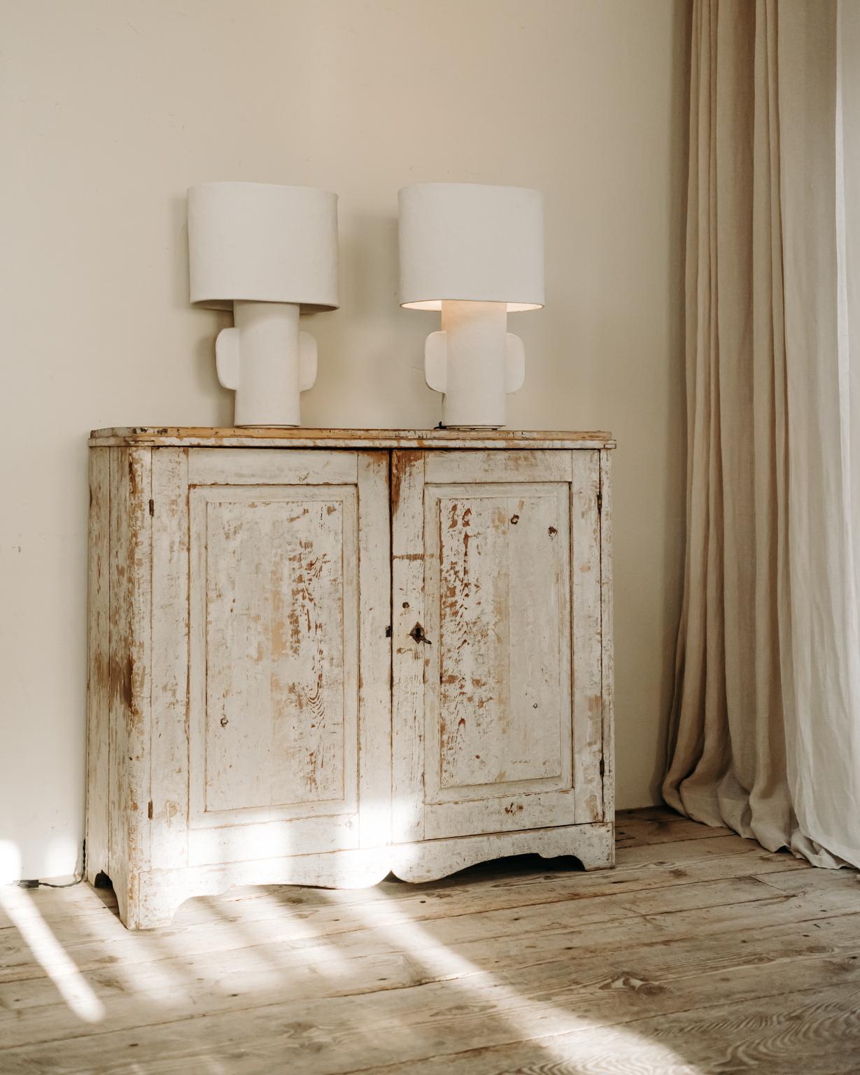 White Papier Maché Table Lamps In New Condition In Brecht, BE