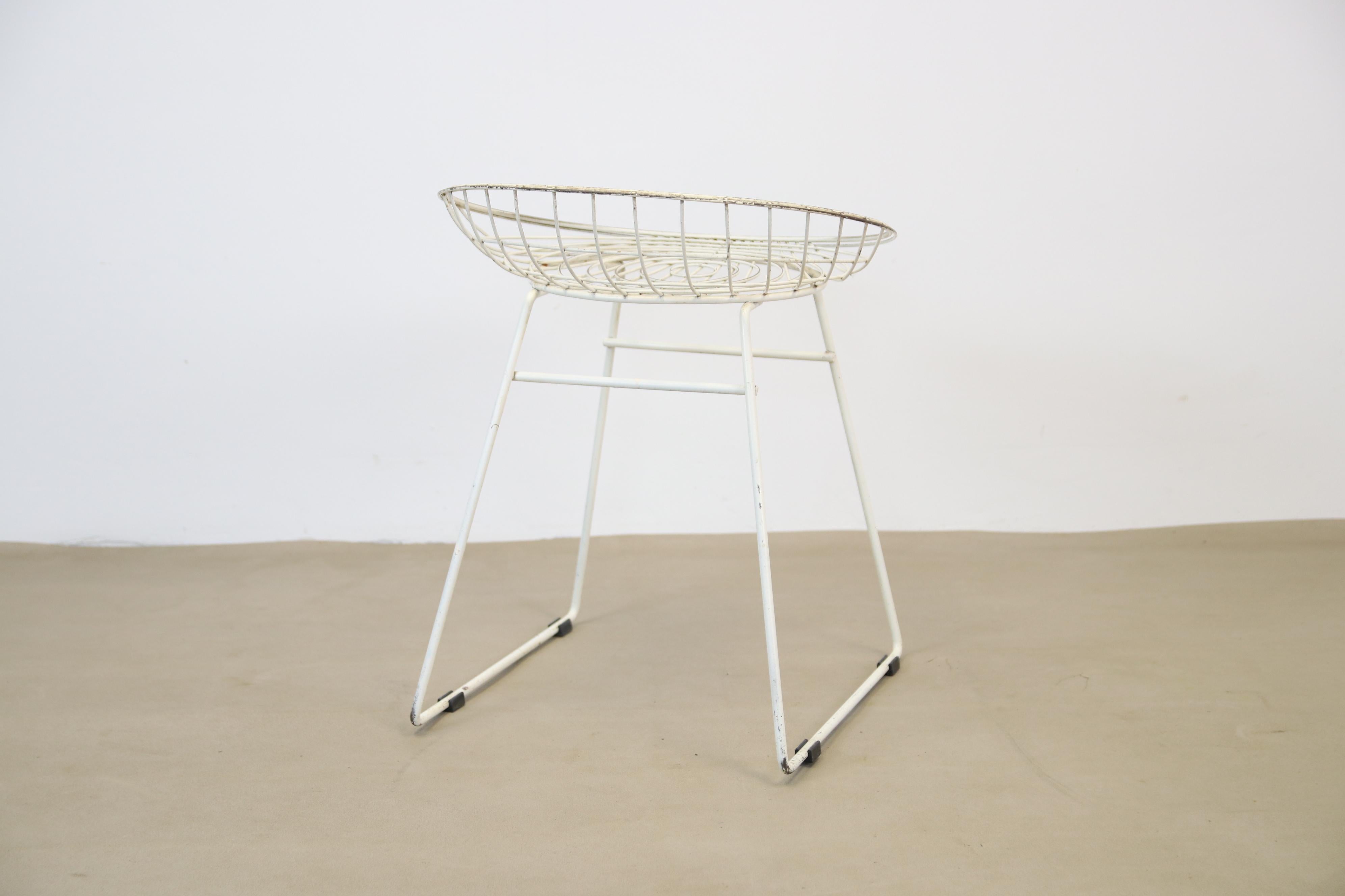Mid-Century Modern White Pastoe KM05 Wire Stool by Cees Braakman