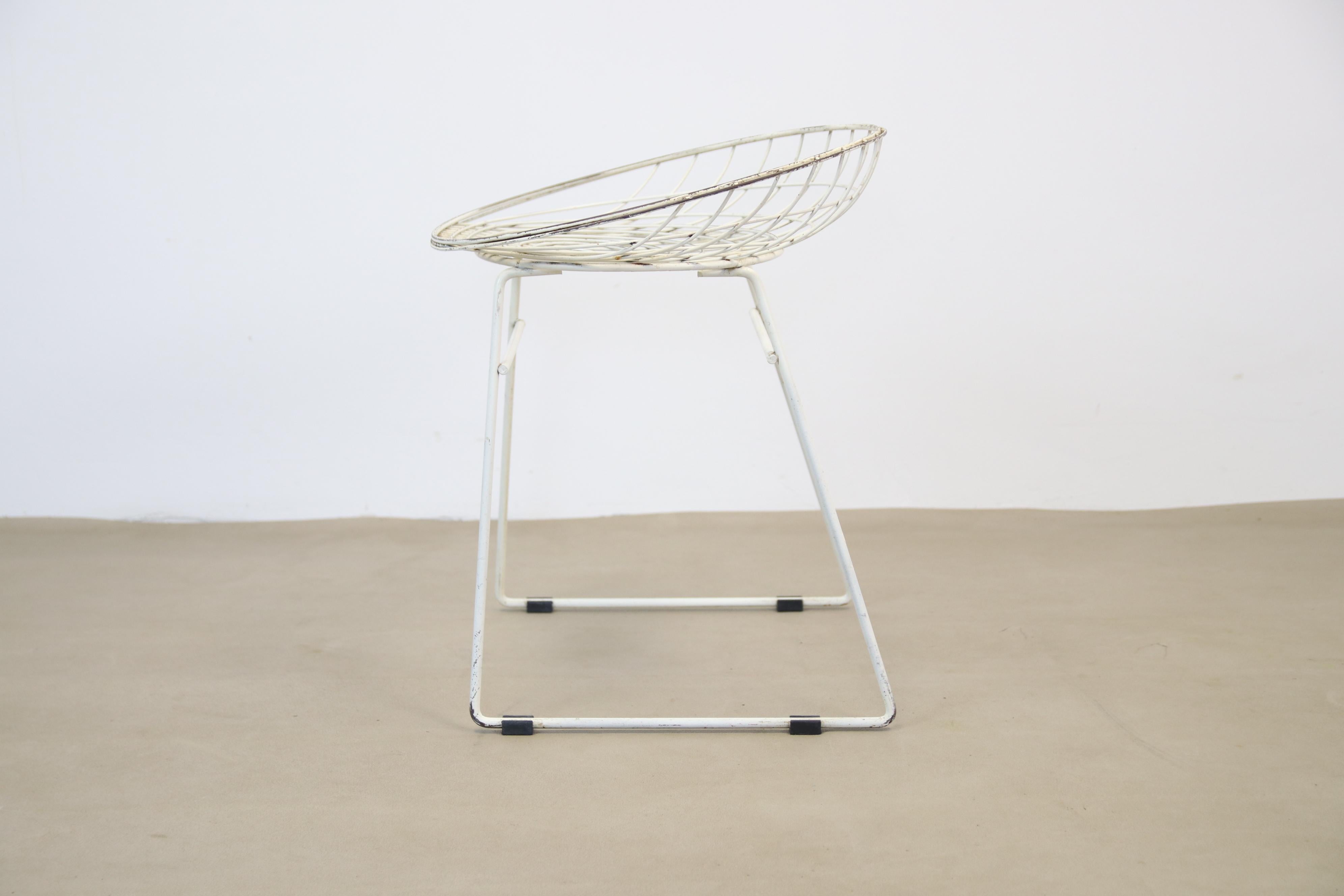 Dutch White Pastoe KM05 Wire Stool by Cees Braakman